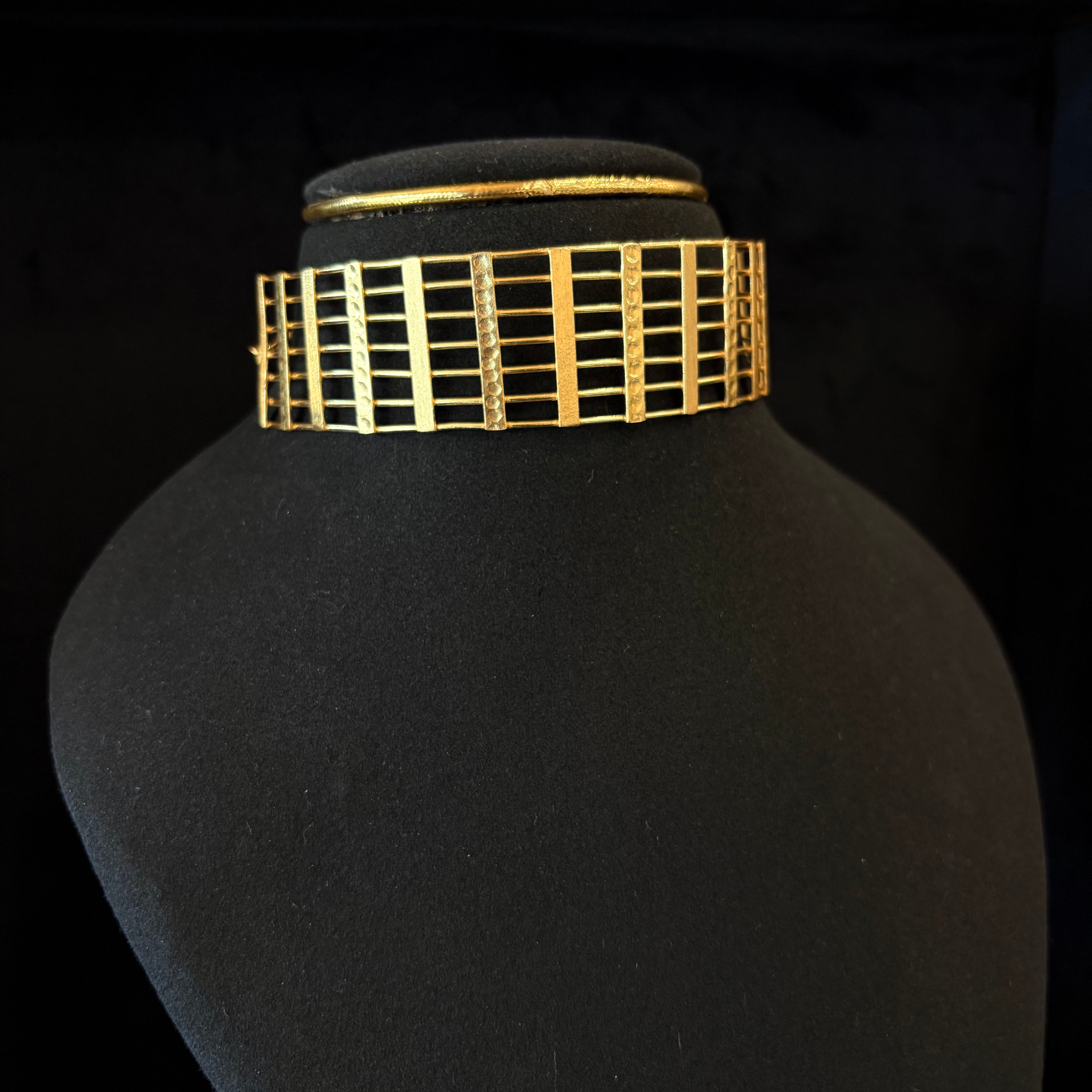 Aurelia Grid Choker