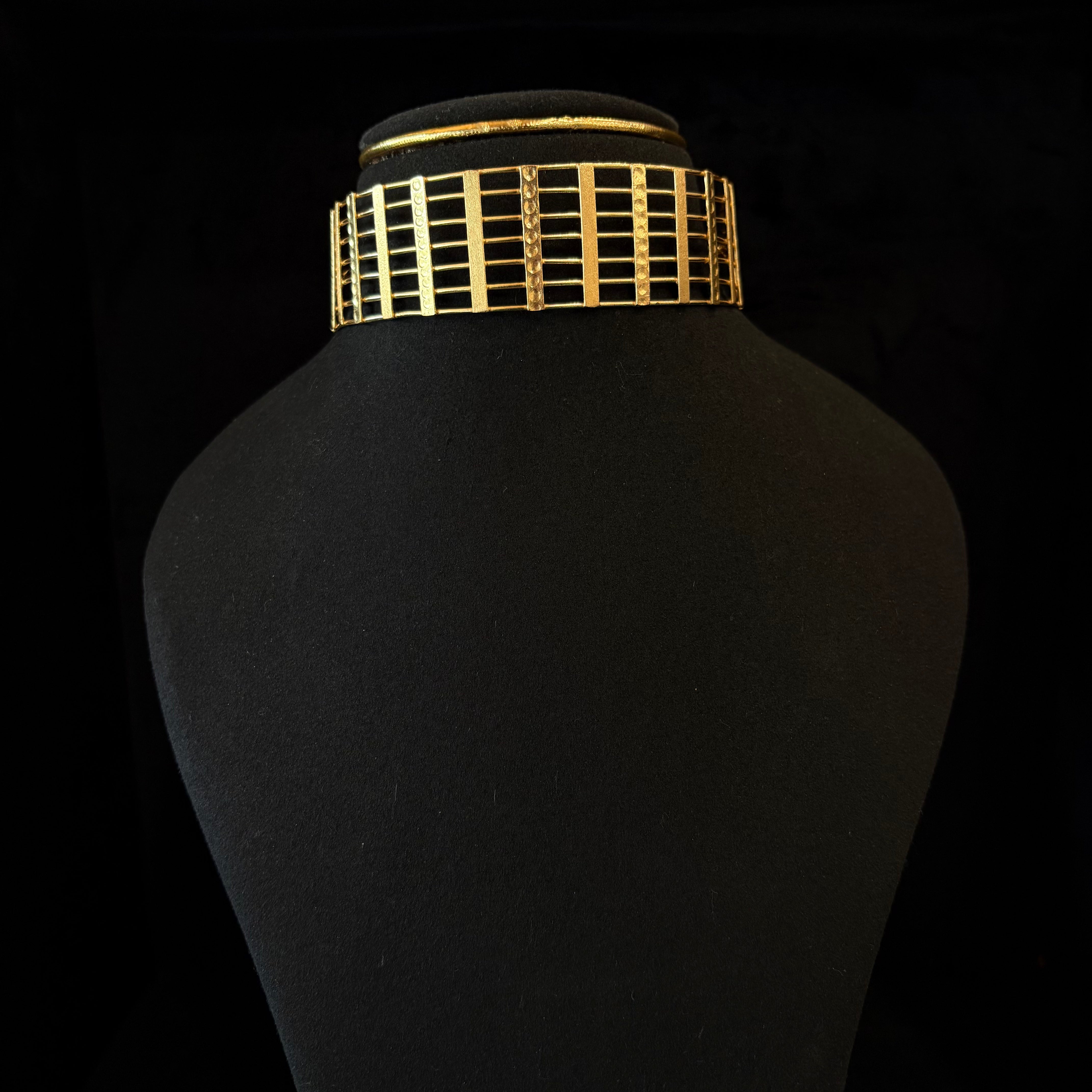 Aurelia Grid Choker