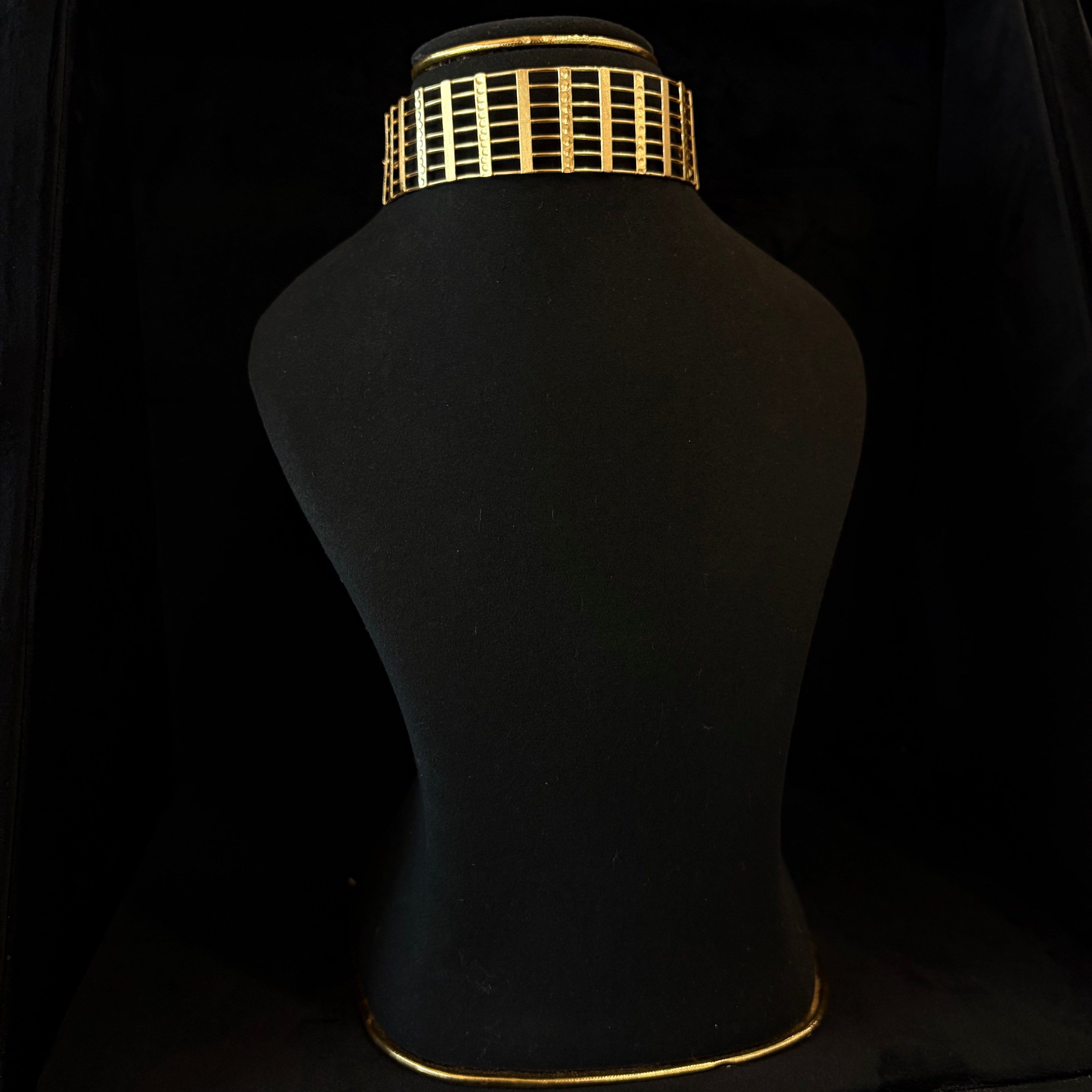 Aurelia Grid Choker