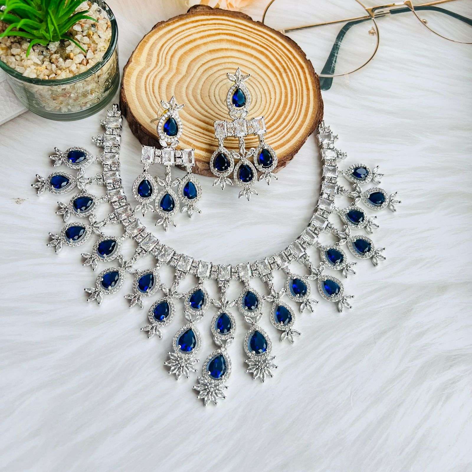 halie ad neckpiece velvet box by shweta