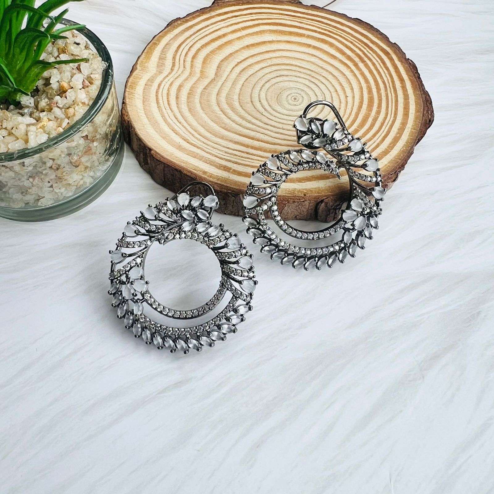 layla ilyana studs velvet box by shweta