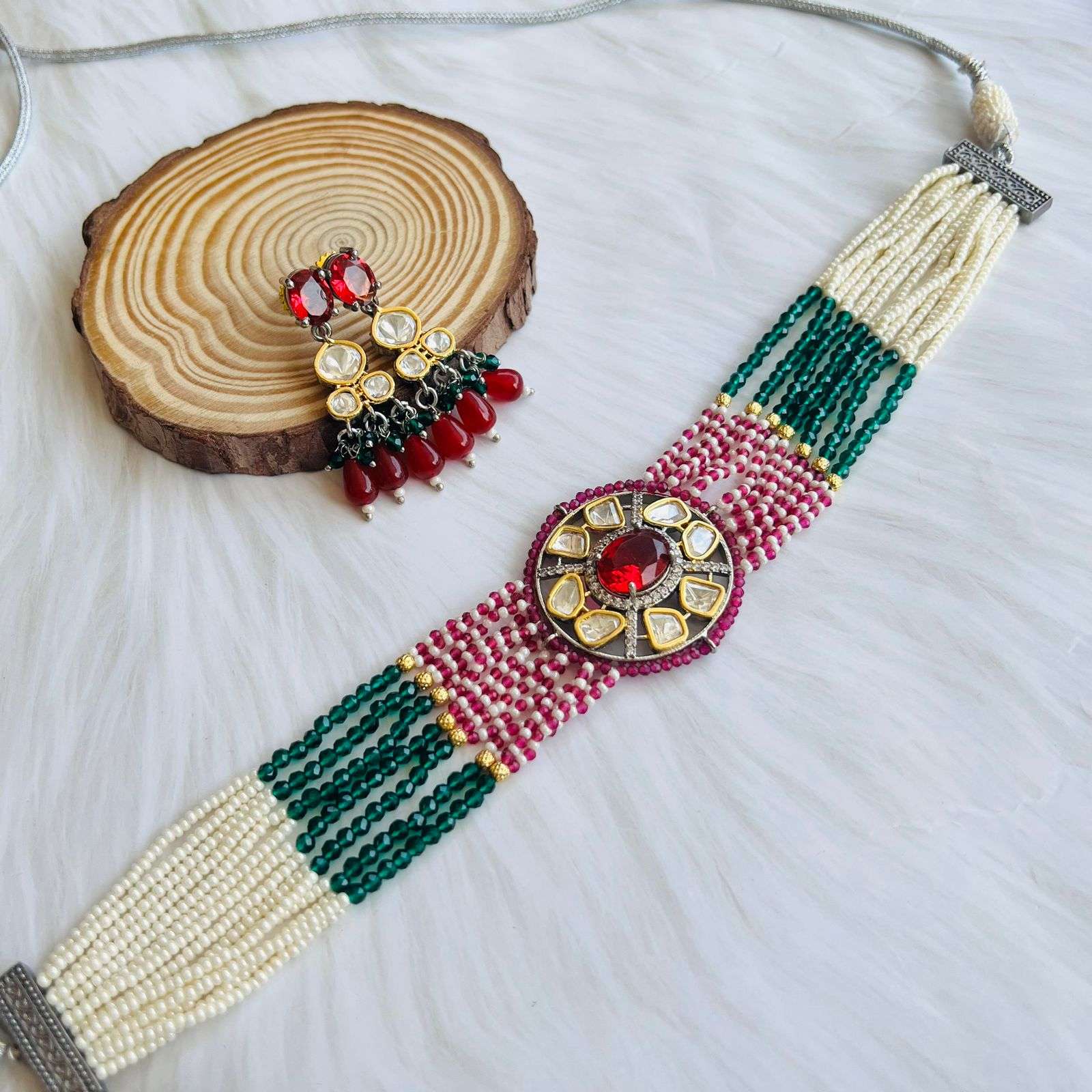 nayaab veena choker velvet box by shweta