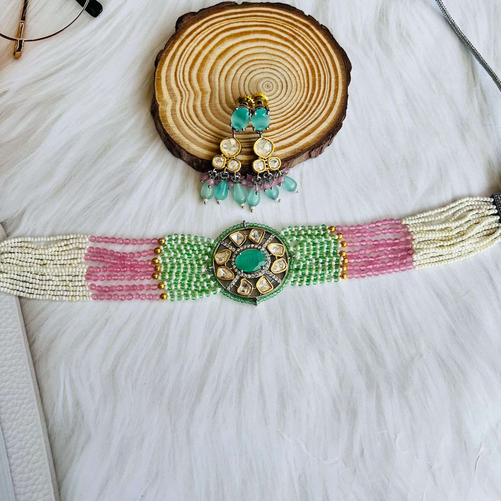 nayaab veena choker velvet box by shweta