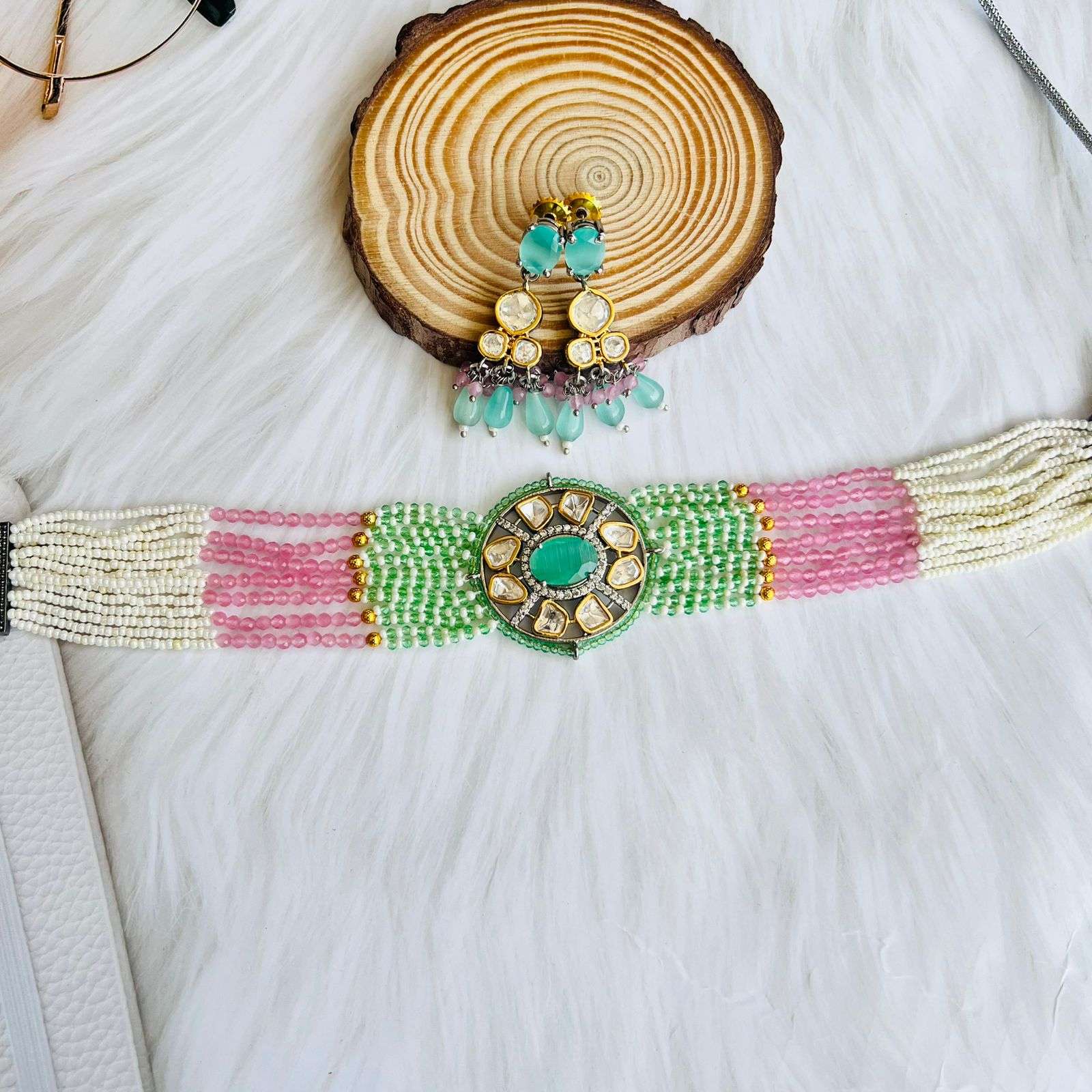 nayaab veena choker velvet box by shweta