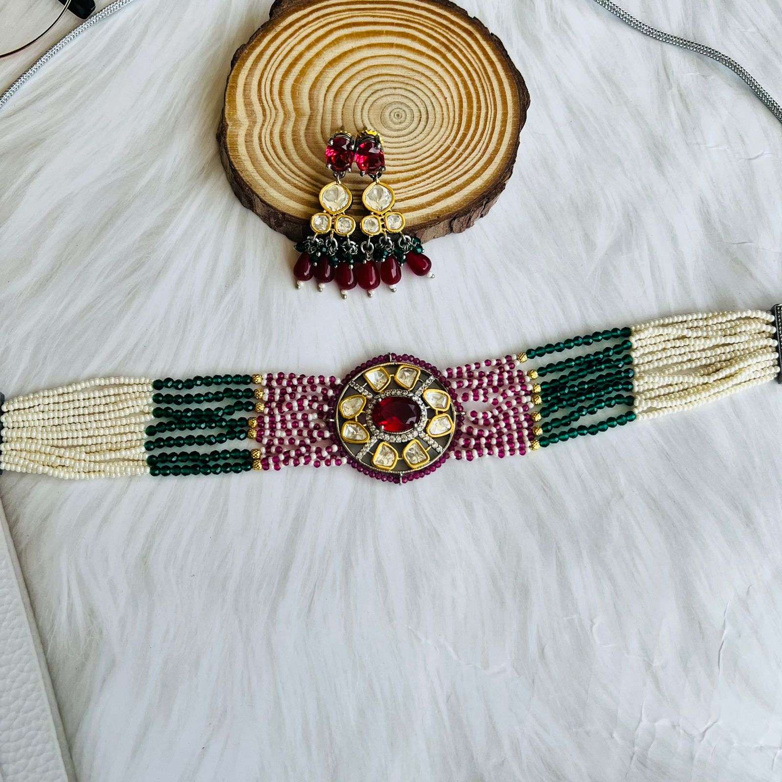 nayaab veena choker velvet box by shweta