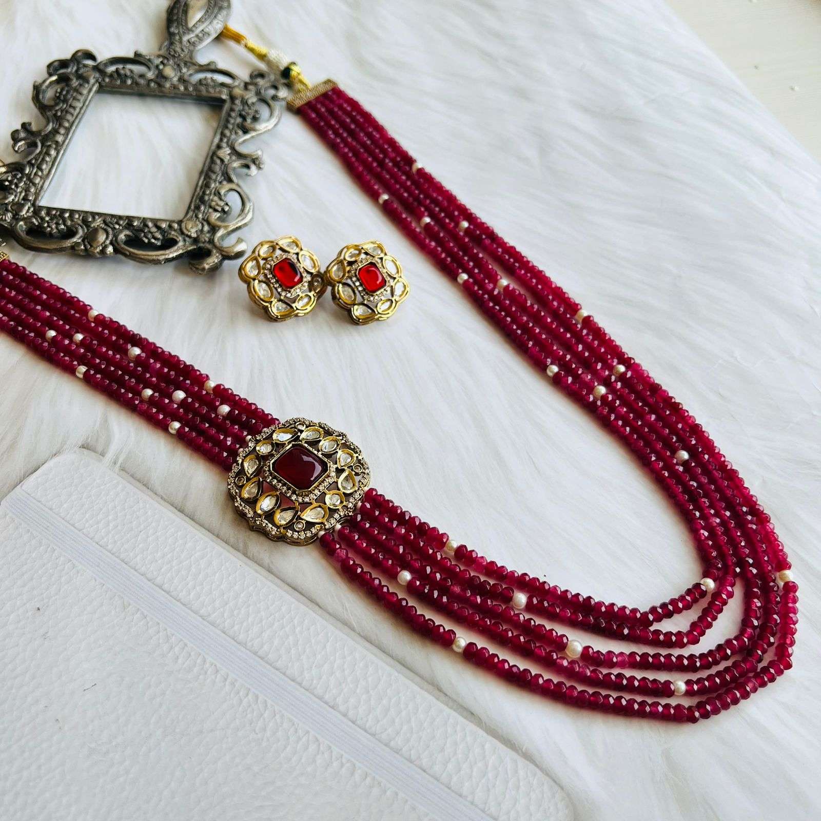 Nayaab long neckpiece - Mehroon