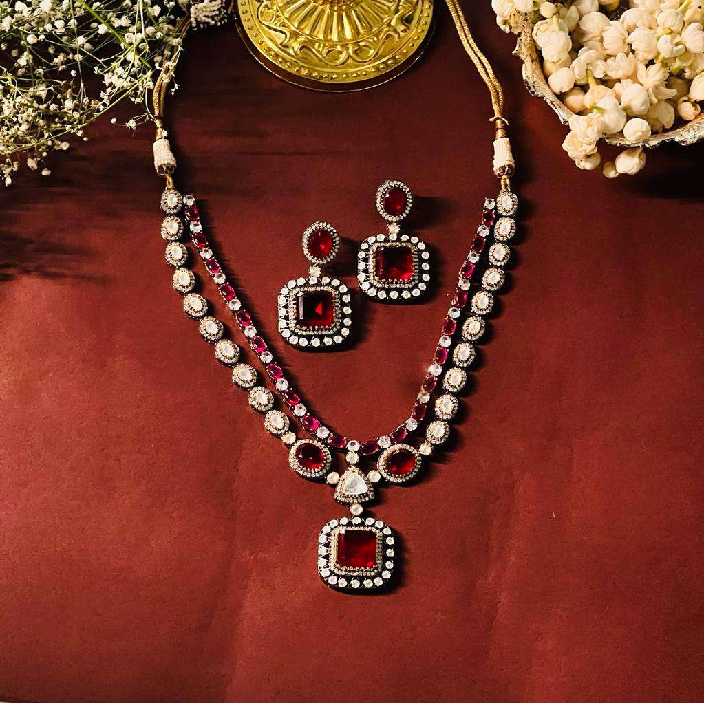 Nayaab Heer Neckpiece- Red