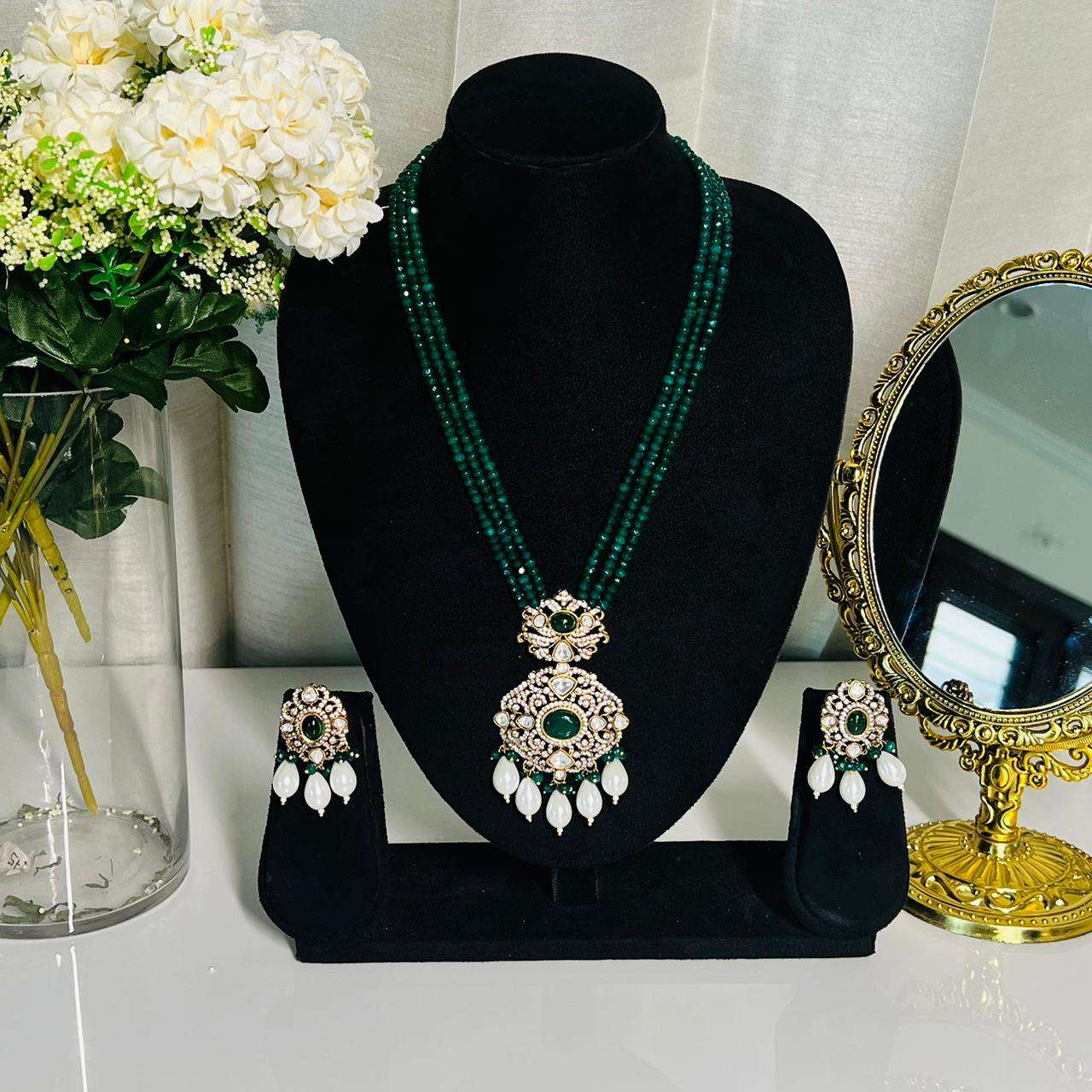 Nayaab ruhani neckpiece velvet box by shweta