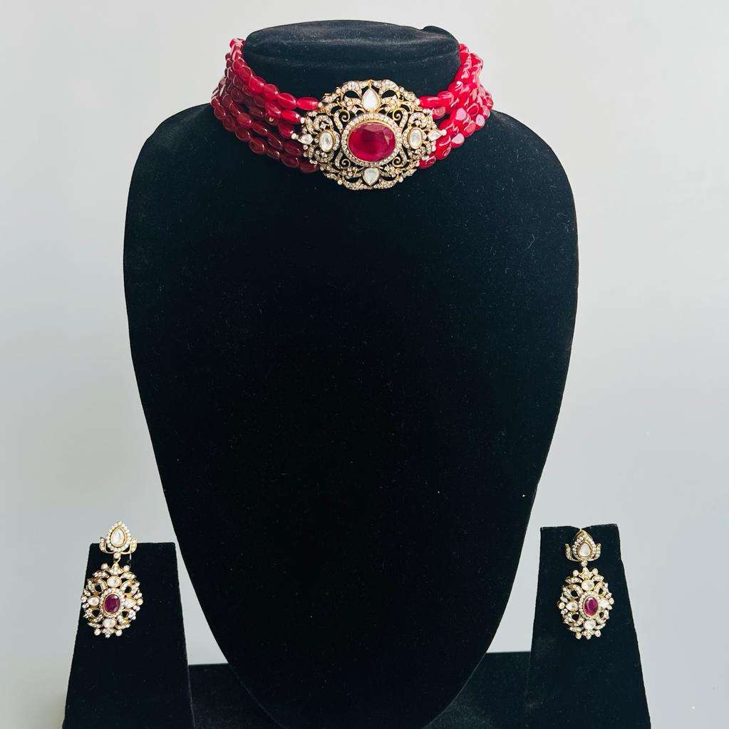 Nayaab mayur choker velvet box by shweta