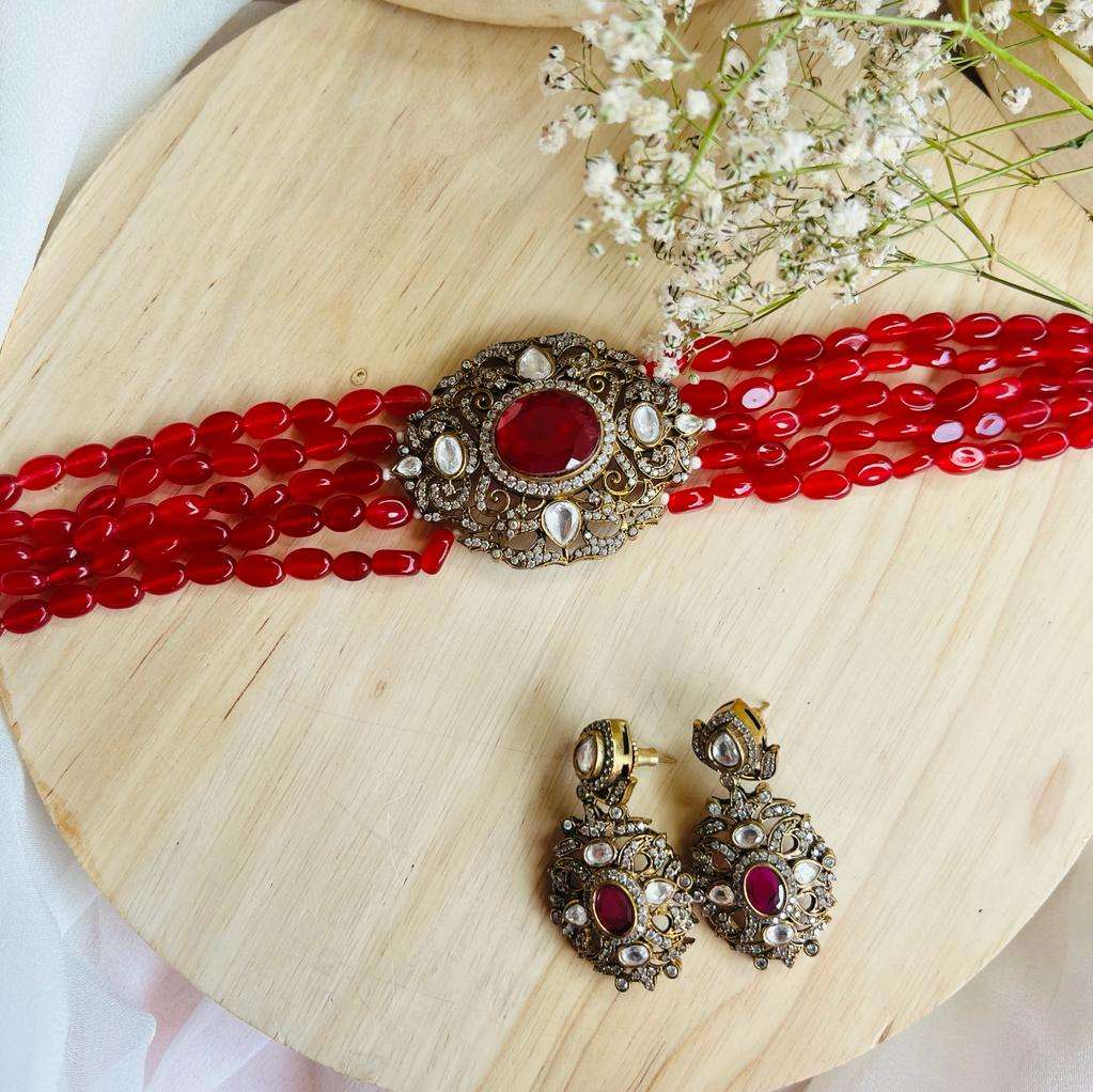 Nayaab mayur choker velvet box by shweta