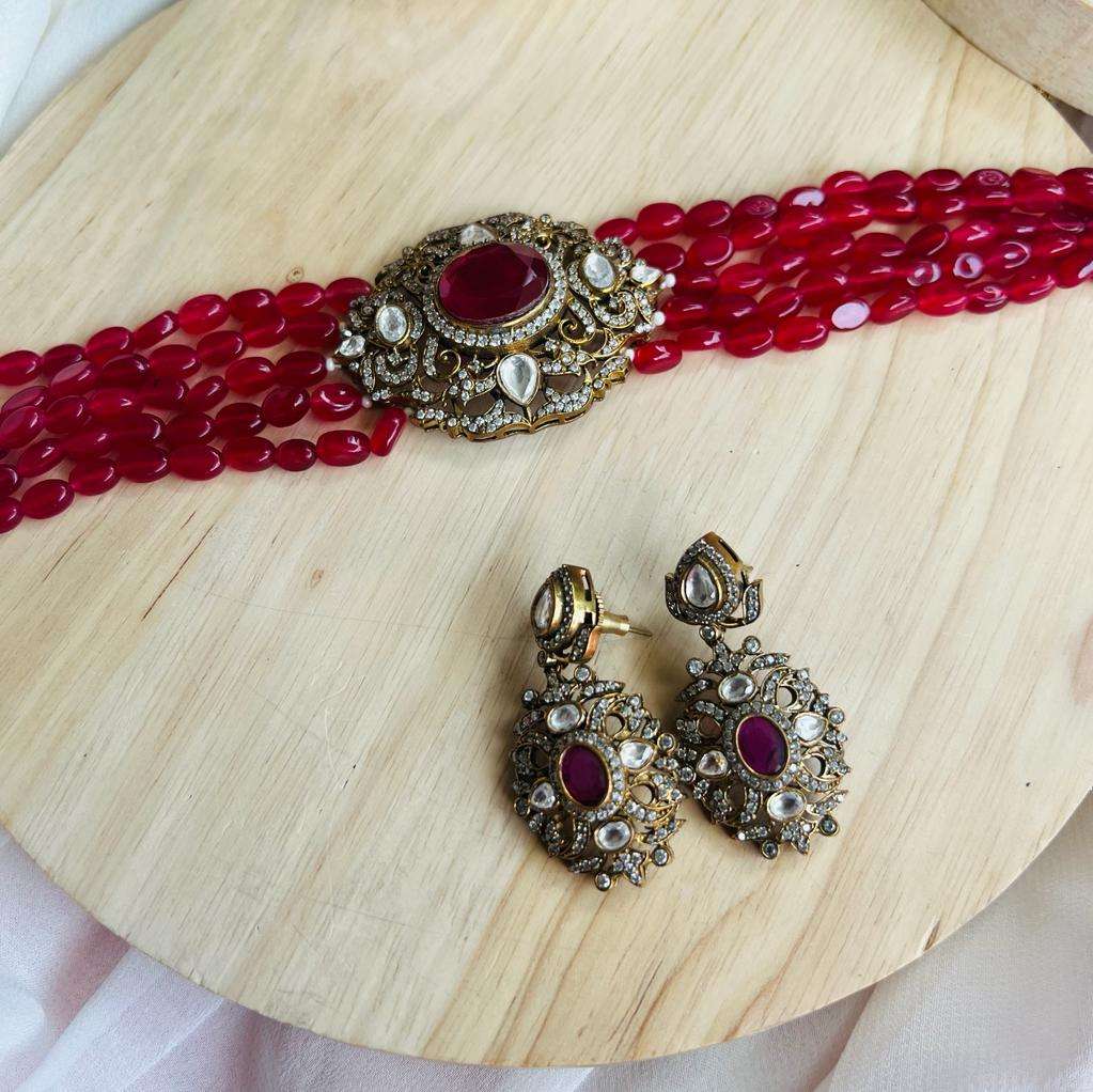 Nayaab mayur choker velvet box by shweta