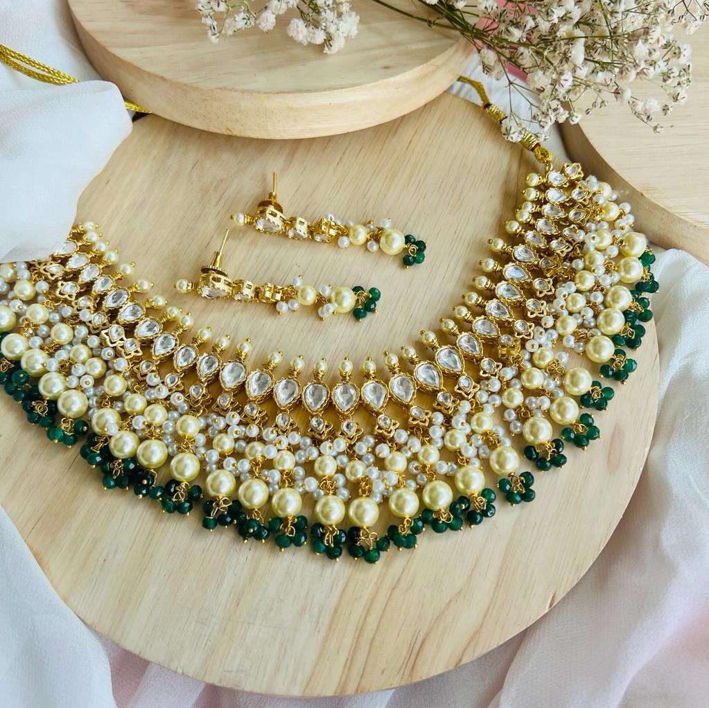 Nayaab heena neckpiece velvet box by shweta