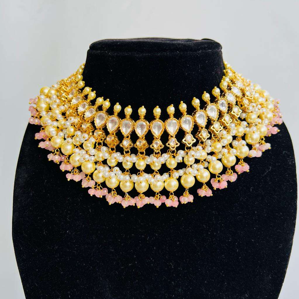 Nayaab heena neckpiece velvet box by shweta