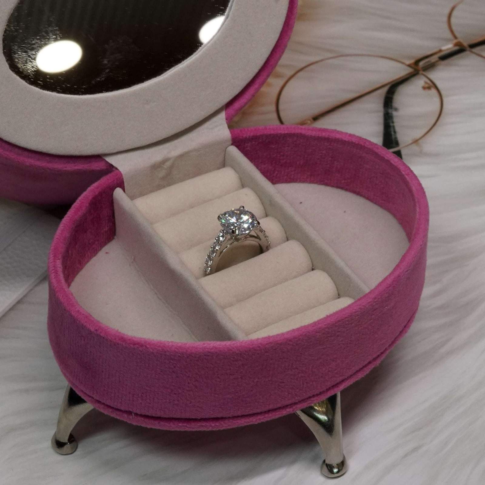 Vs sterling silver cocktail ring 1024 Velvet box by Shweta