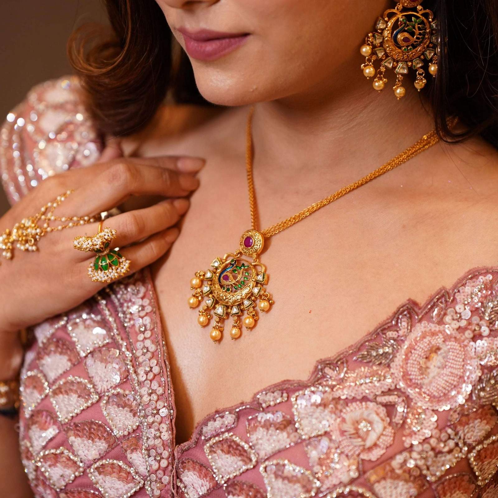 Nayaab Mayur Neckpiece velvet box by shweta