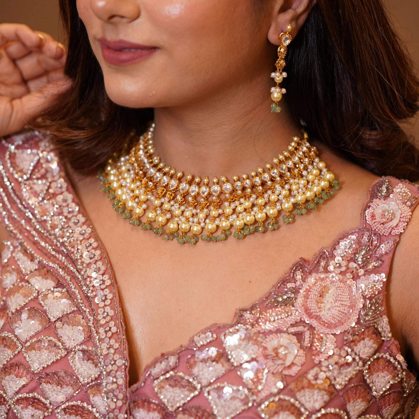 Nayaab heena neckpiece velvet box by shweta