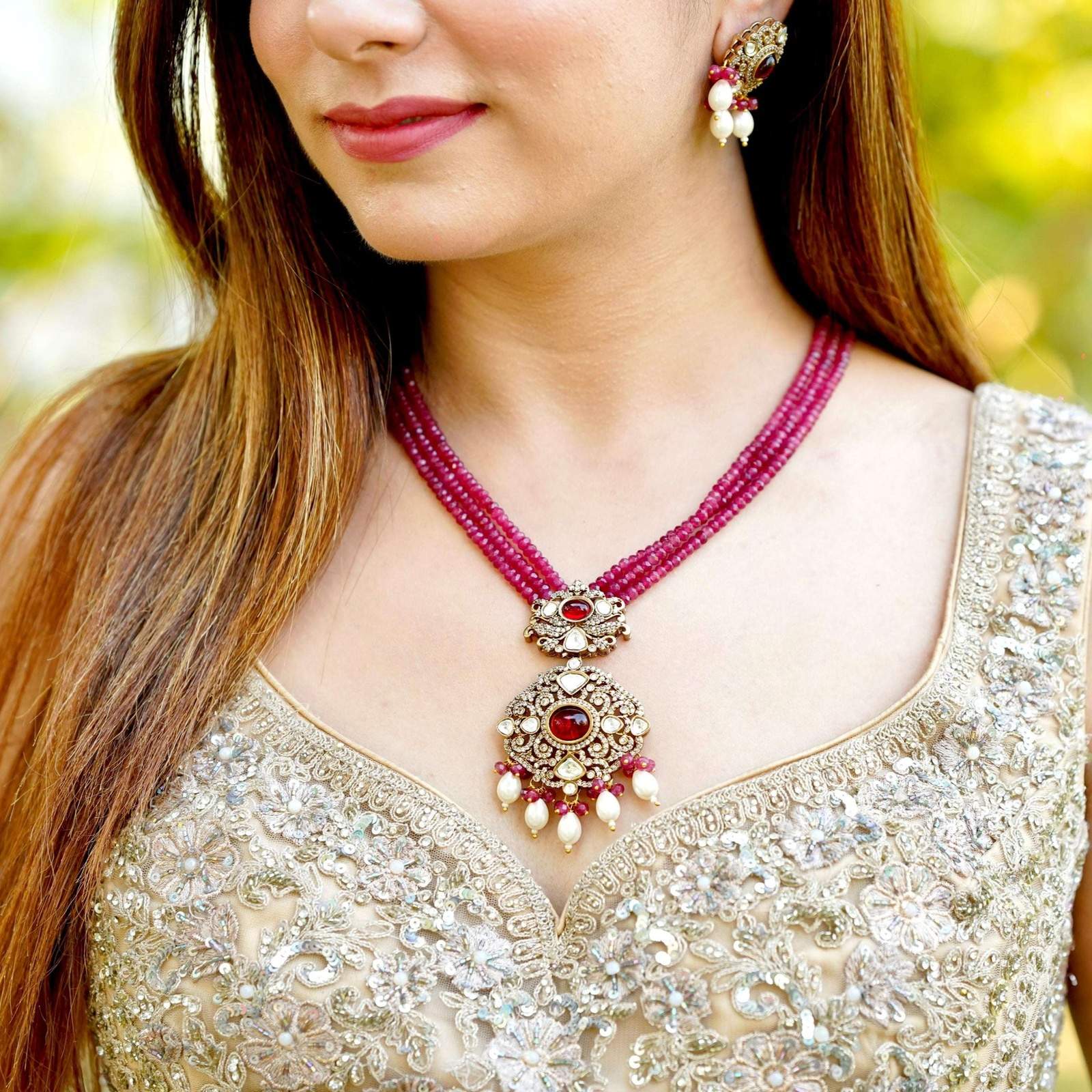 Nayaab ruhani Neckpiece-Red