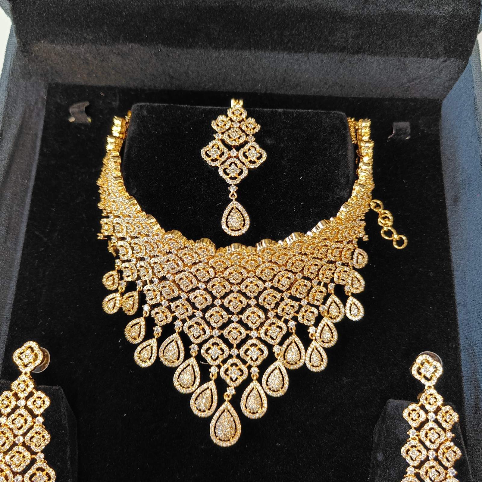 AD Neckpiece Kritika’s Statement