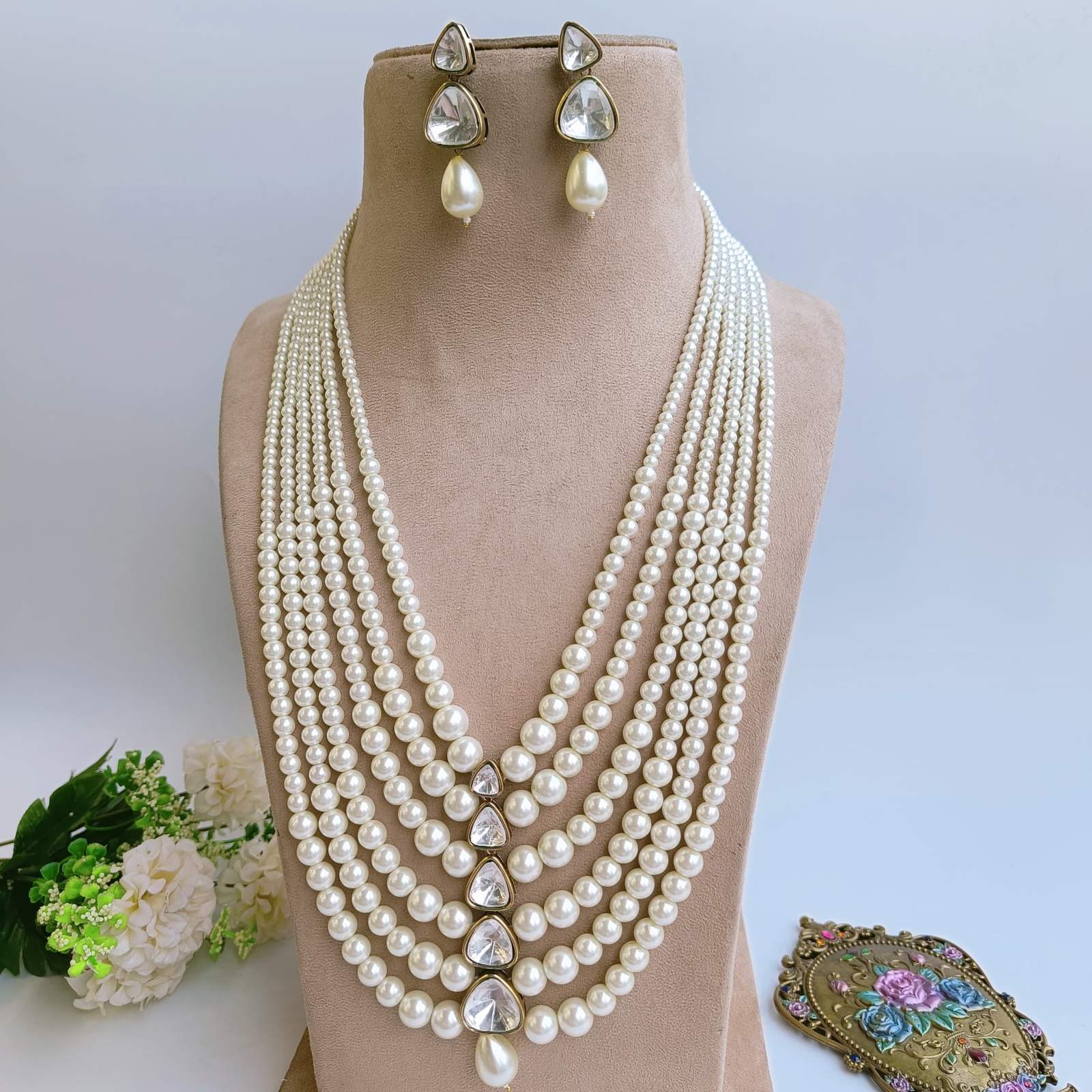 Nayaab alina neckpiece