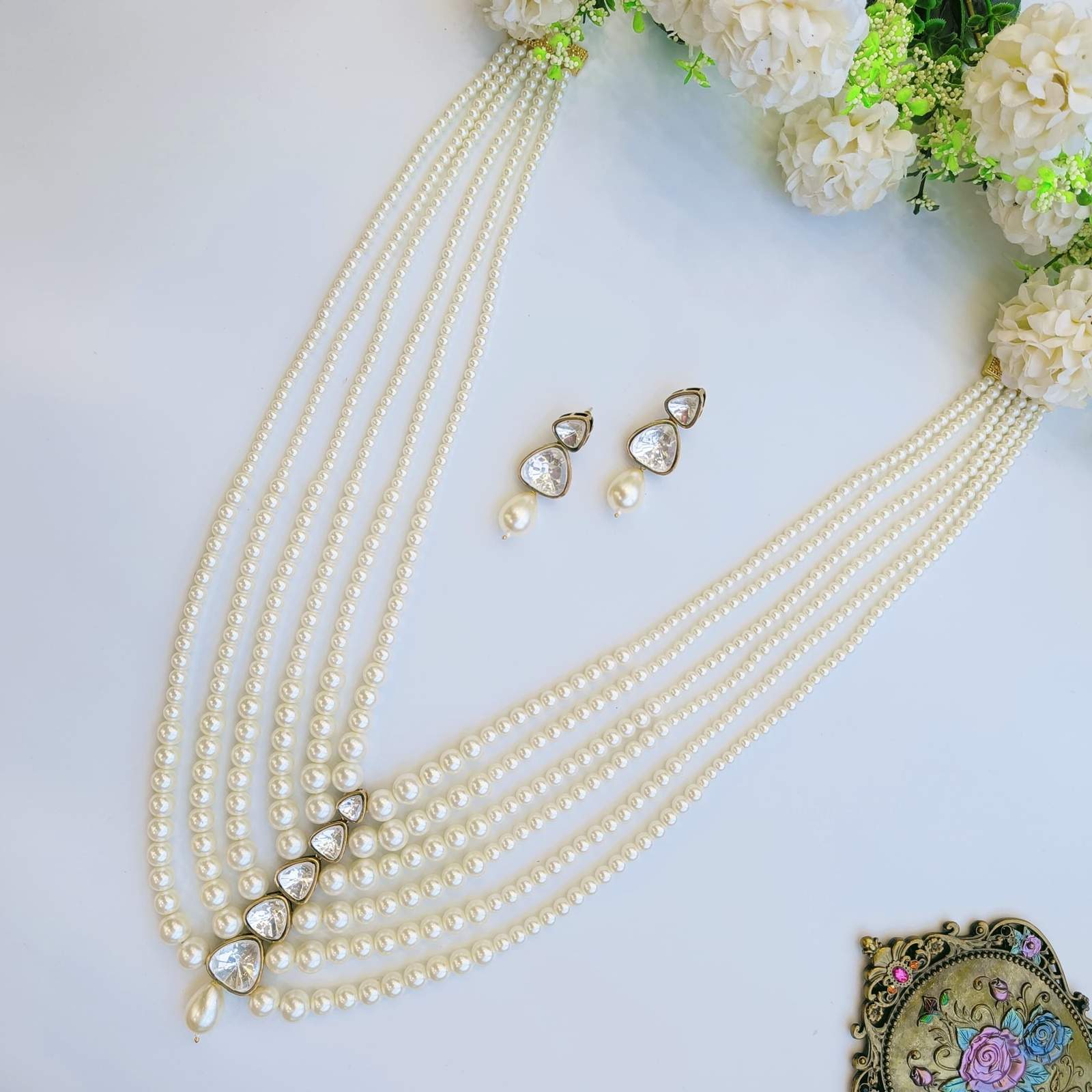 Nayaab alina neckpiece