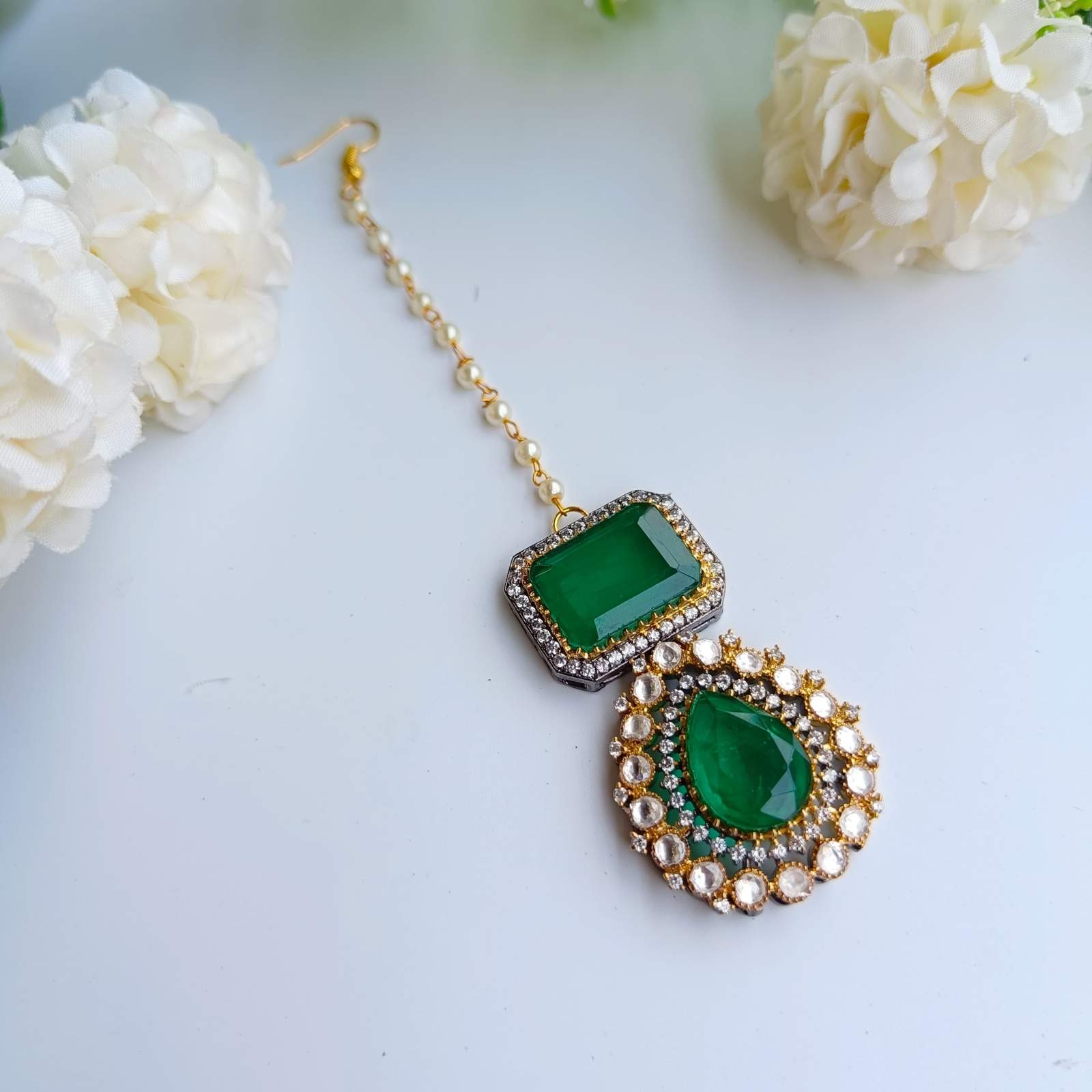 Nayaab Emerald tikka