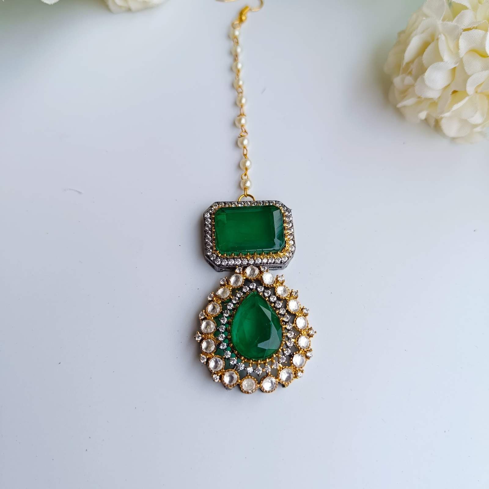 Nayaab Emerald tikka