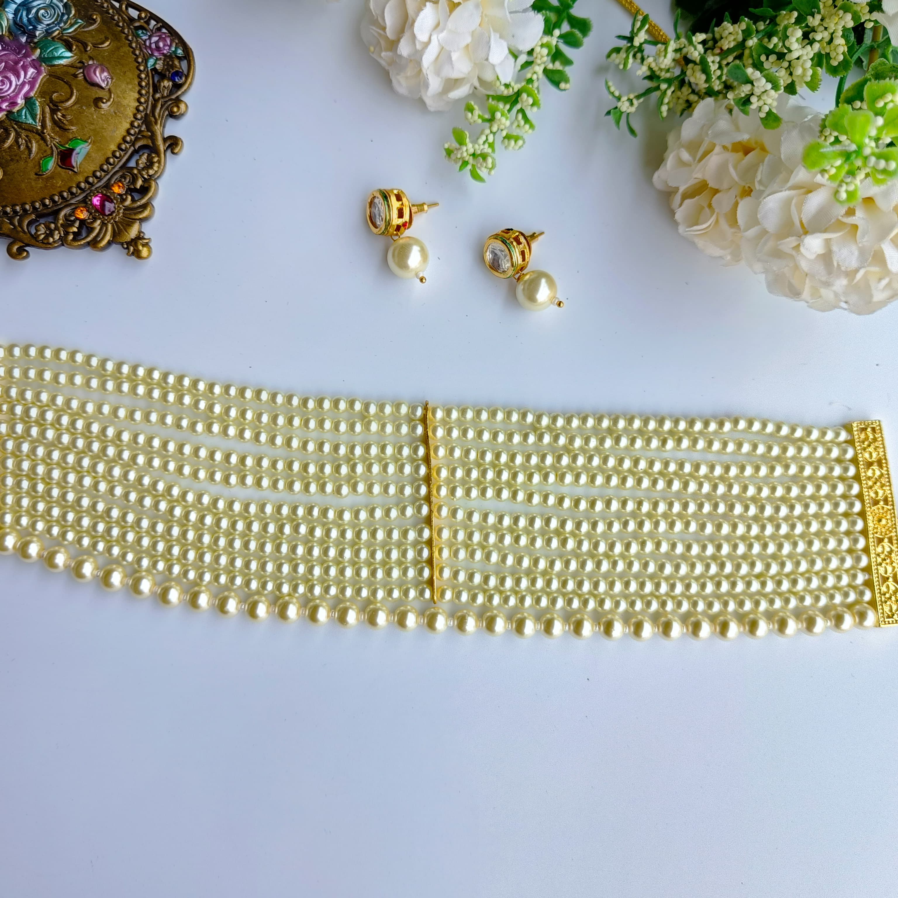 Nayaab Romi pearl choker