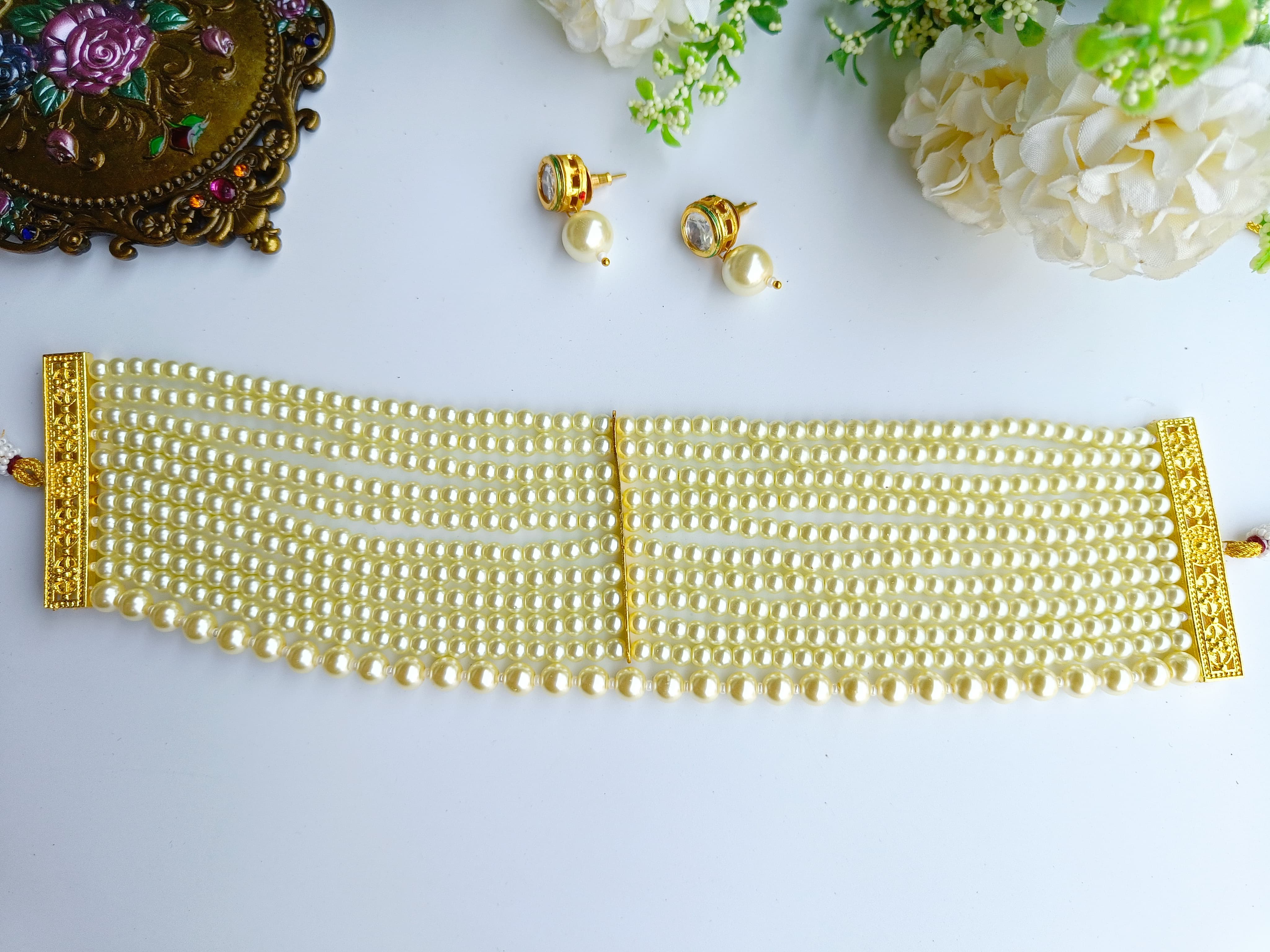 Nayaab Romi pearl choker