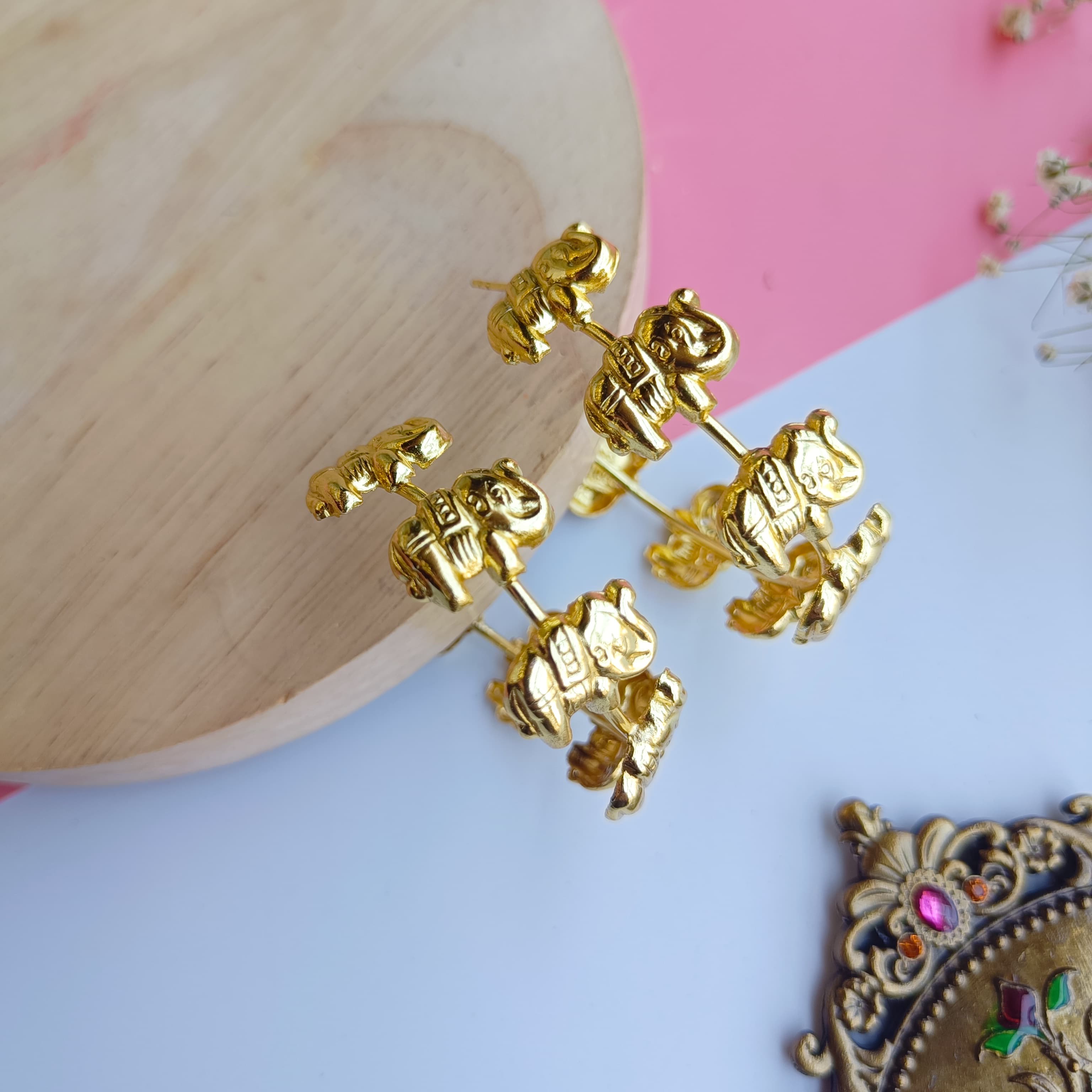 Layla zugey Gold Earrings