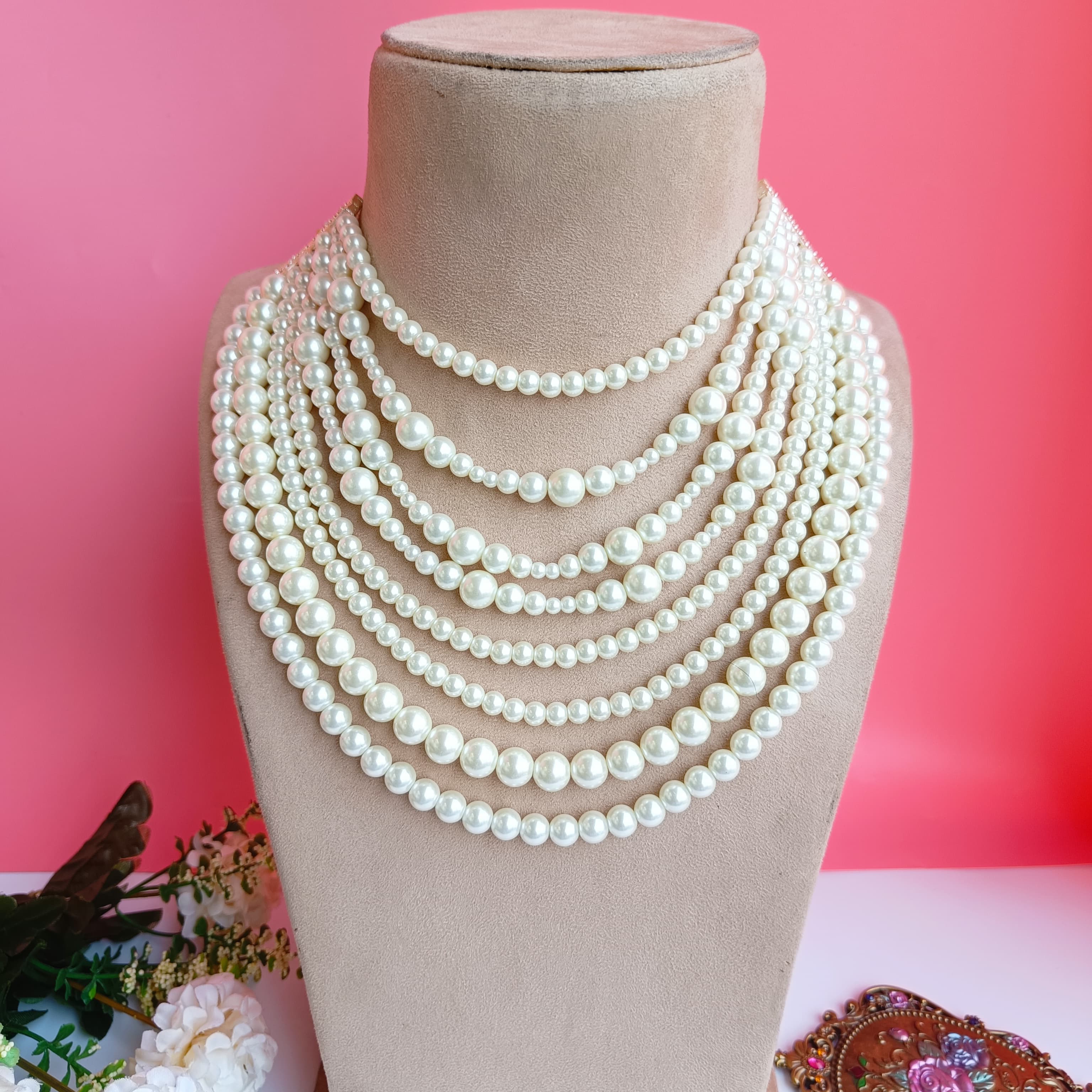 Aliya pearl Neckpiece