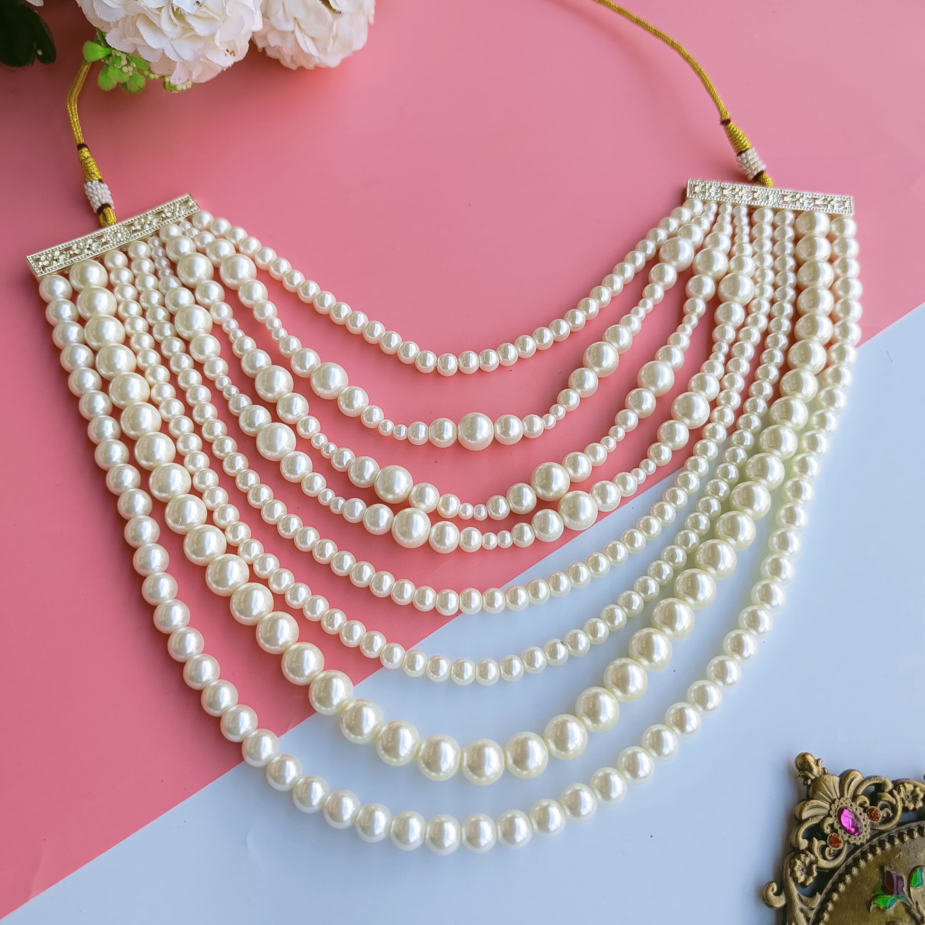 Aliya pearl Neckpiece