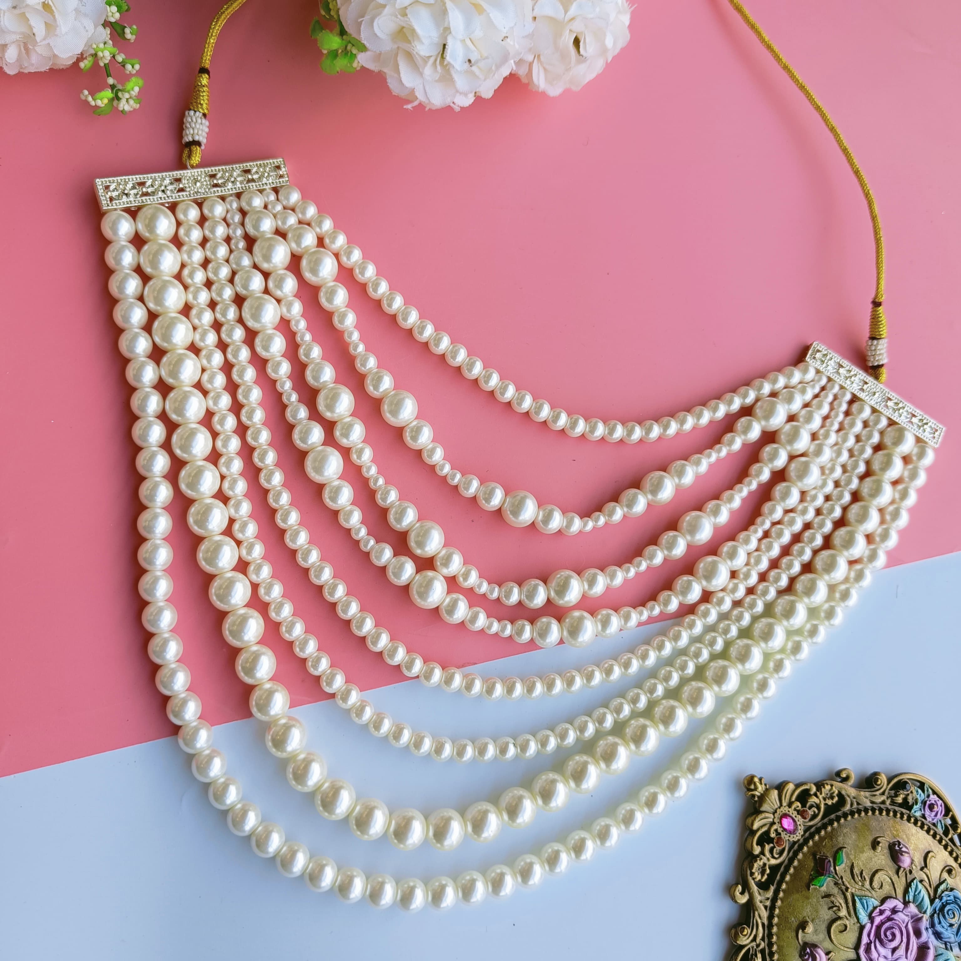 Aliya pearl Neckpiece