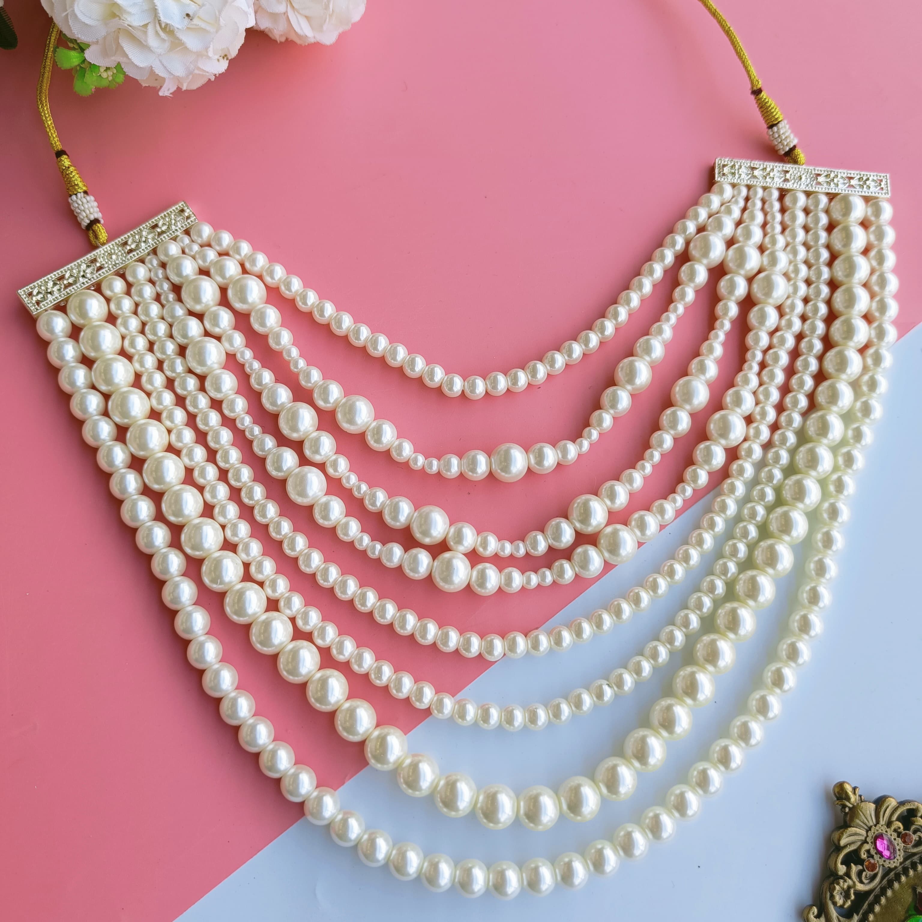 Aliya pearl Neckpiece