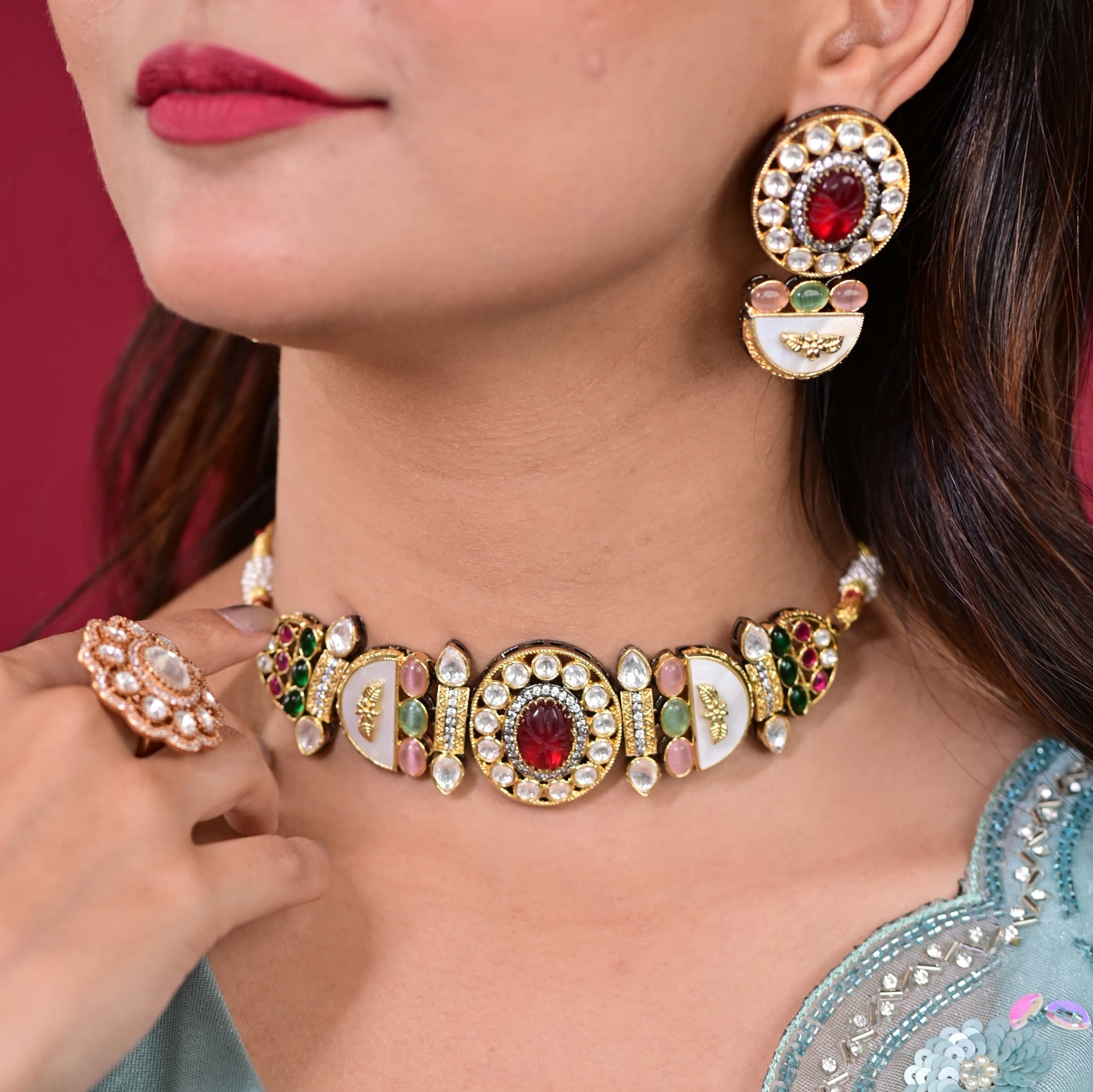 Nayaab Navratn choker