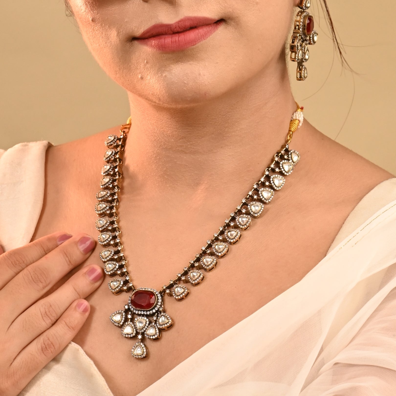 Nayaab Riddhi Neckpiece