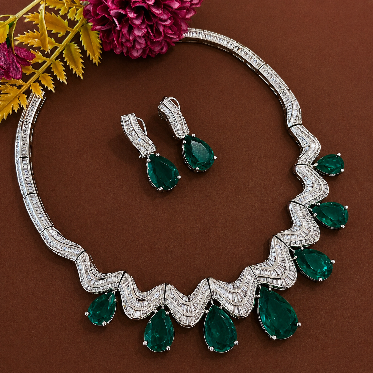 Ad Myra Emerald Neckpiece