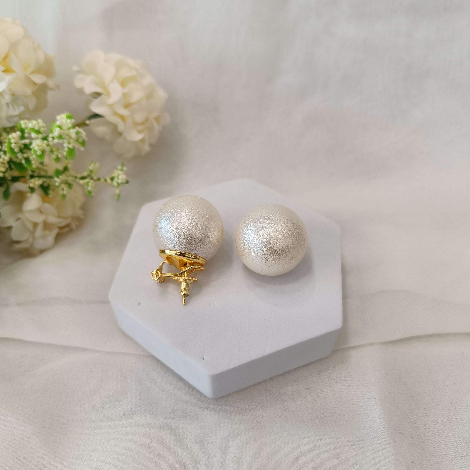 Cotton pearl studs Velvet box by Shweta