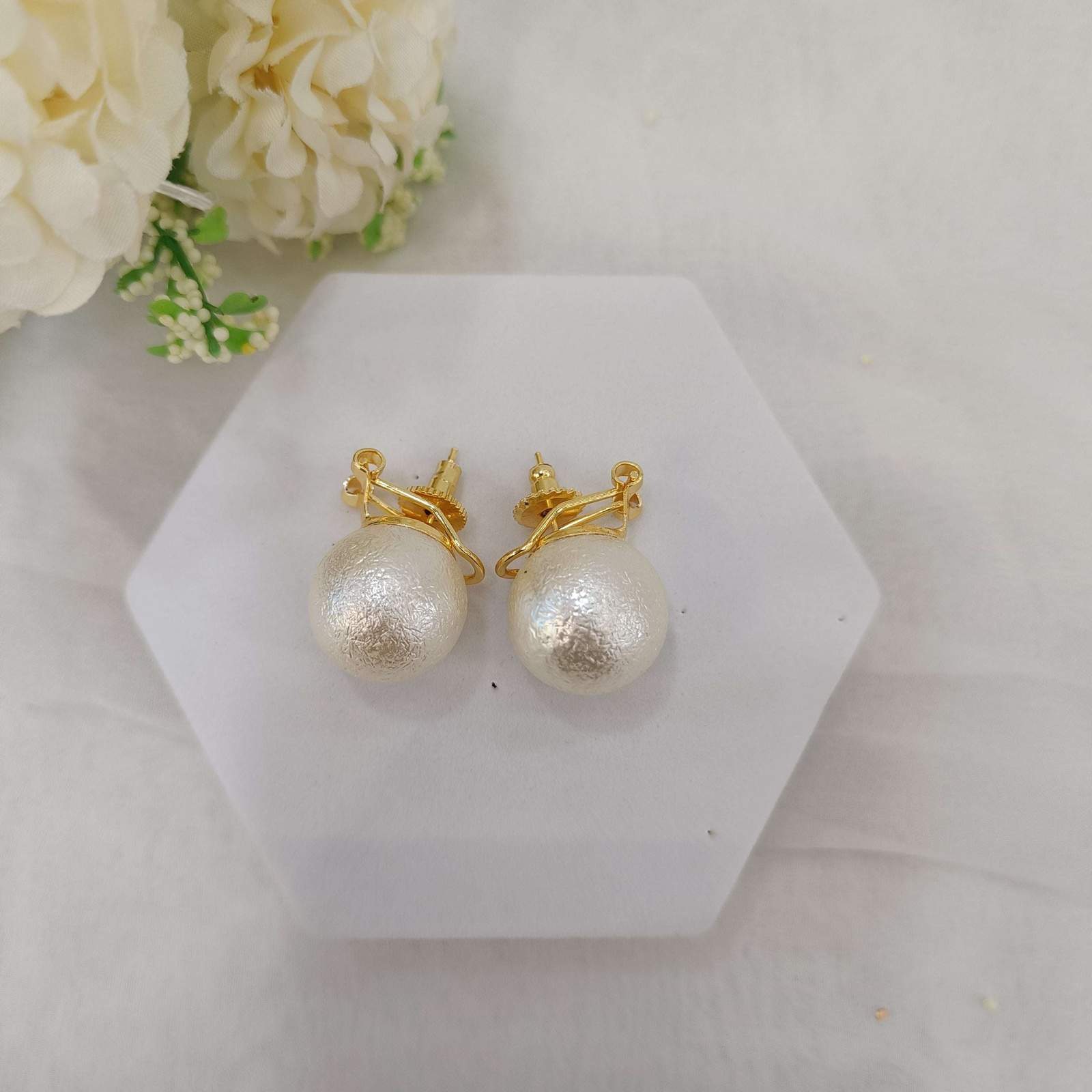 Cotton pearl studs Velvet box by Shweta