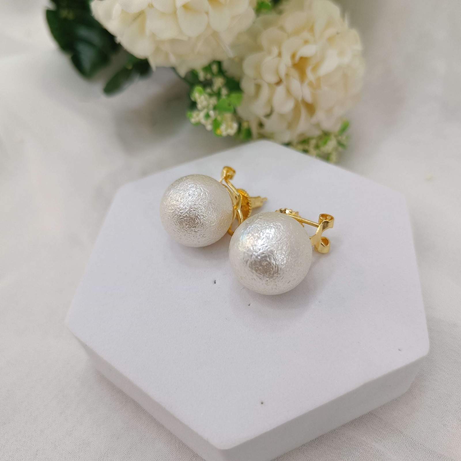 Cotton pearl studs Velvet box by Shweta