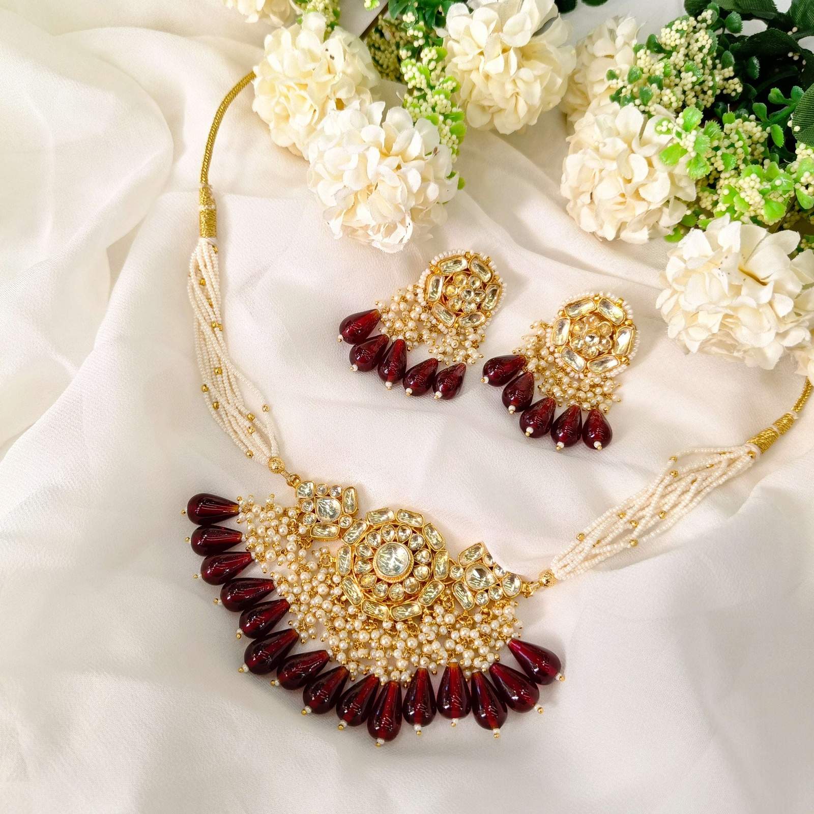 Nayaab Dipa Polki Neckpiece Velvet box by Shweta