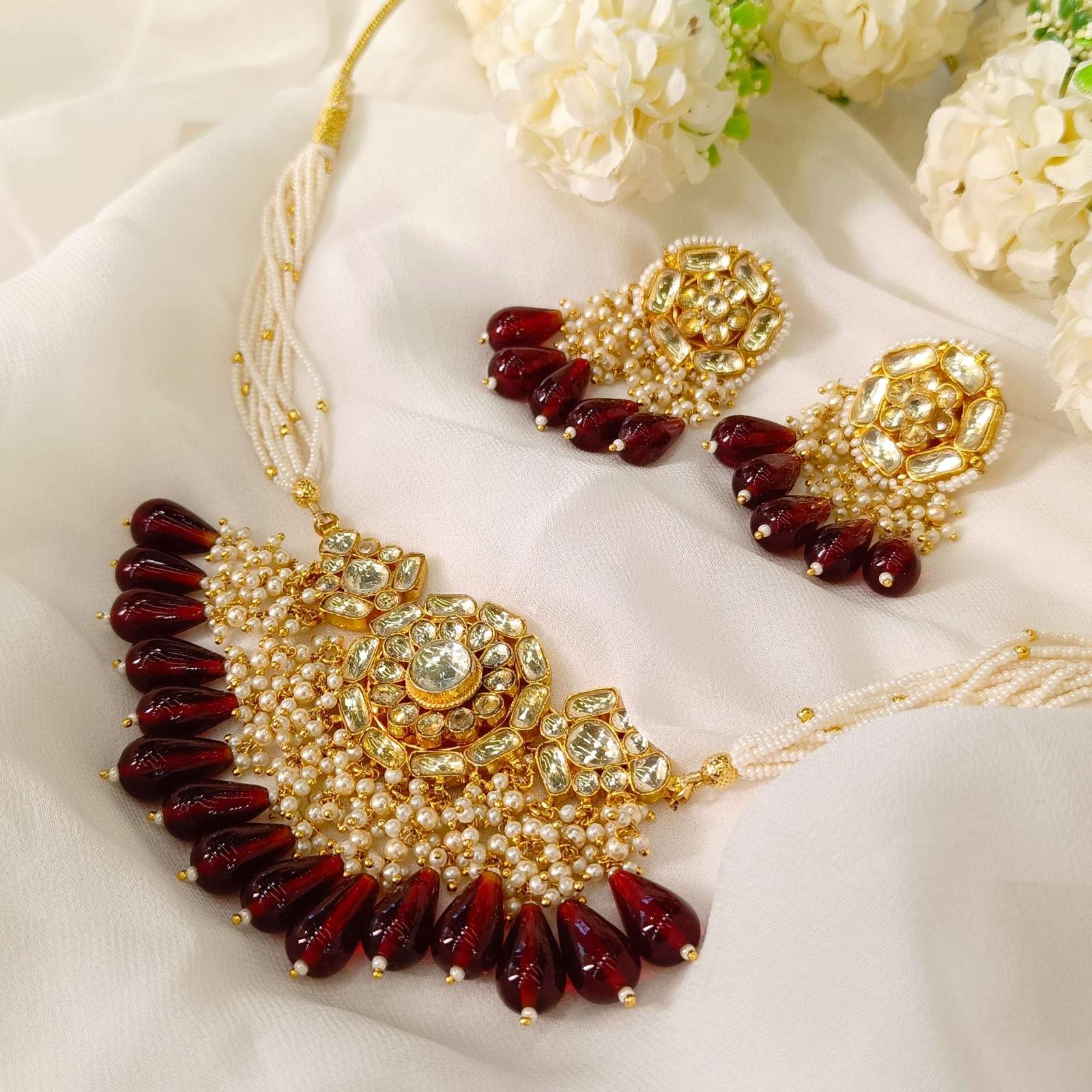 Nayaab Dipa Polki Neckpiece Velvet box by Shweta