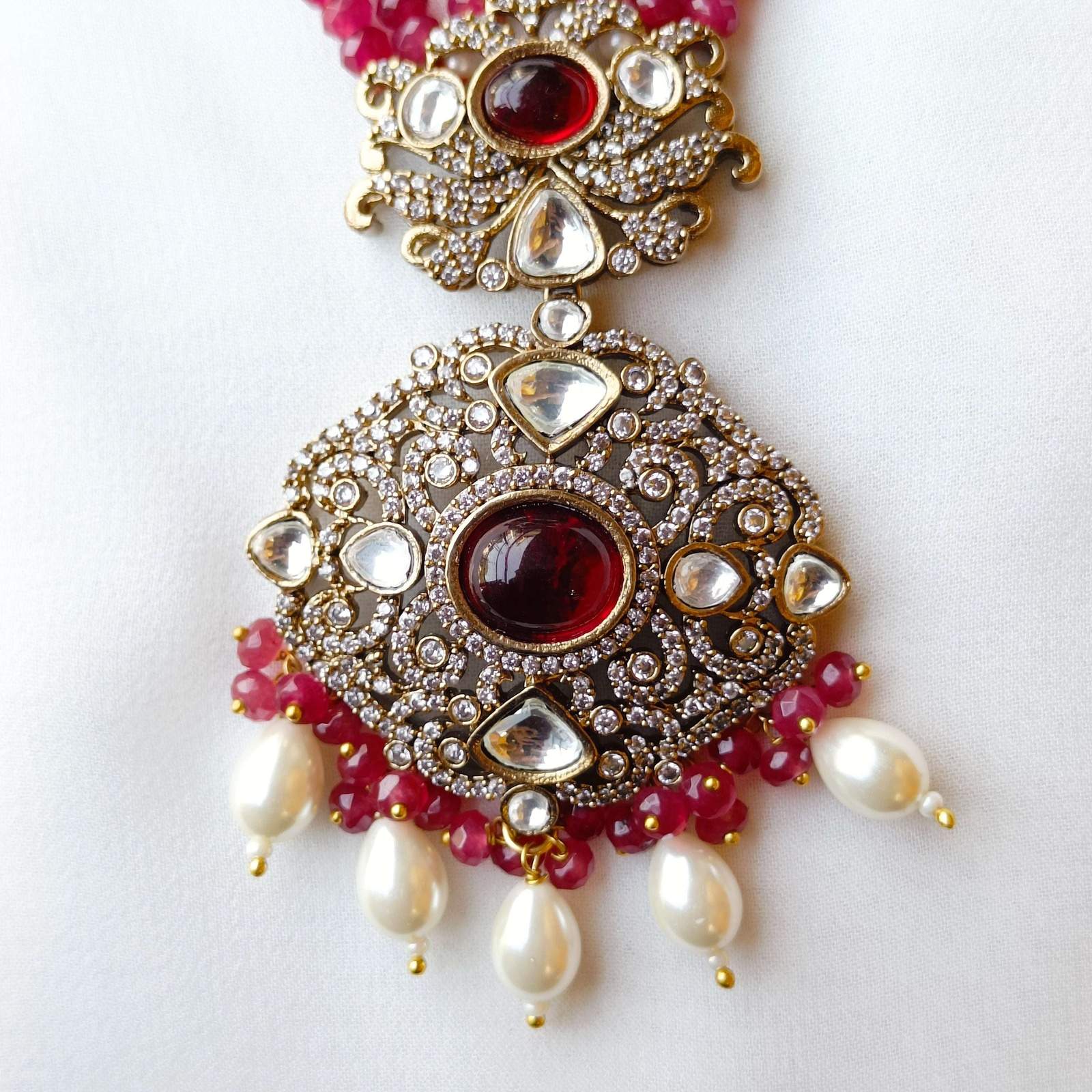 Nayaab ruhani Neckpiece-Red