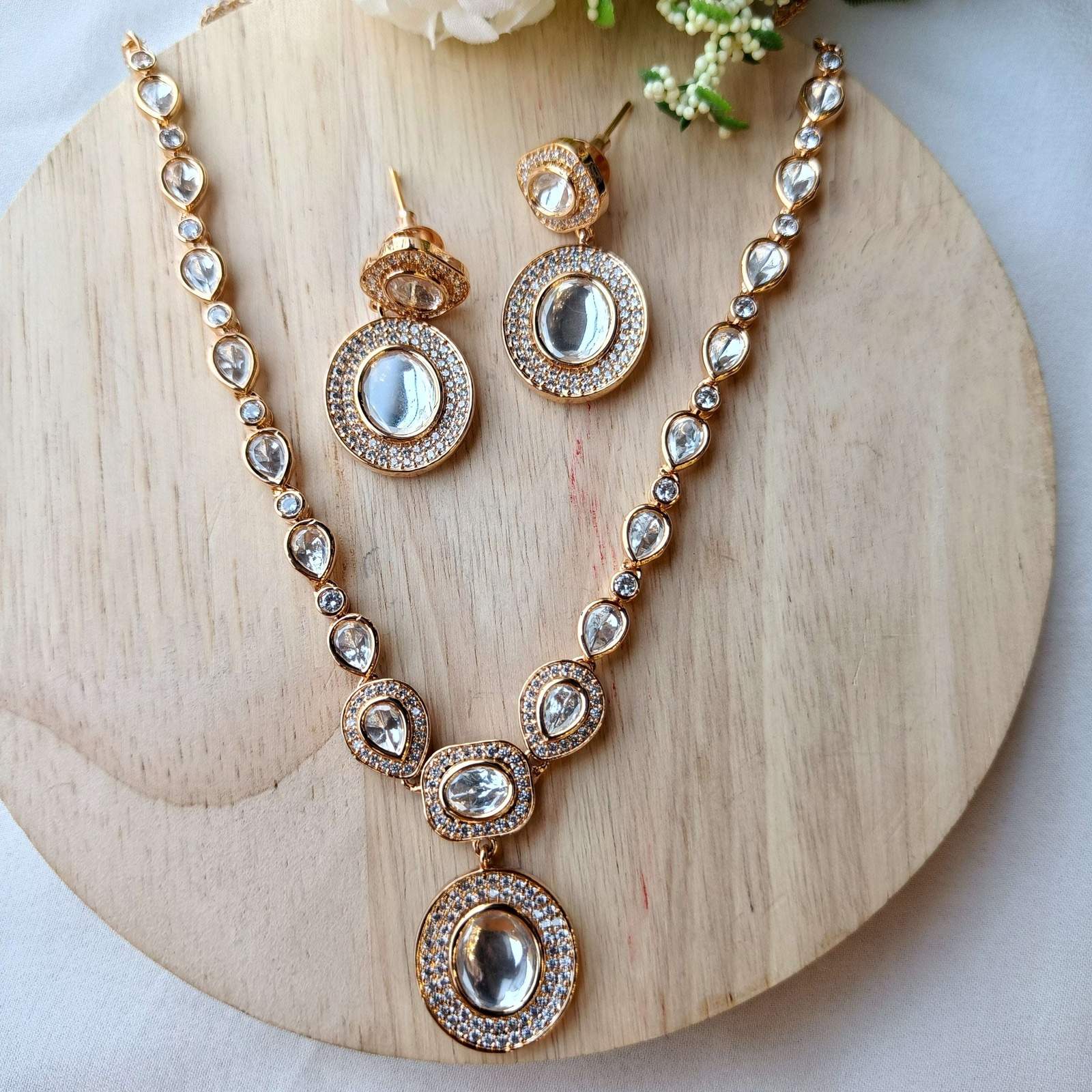 Nayaab Akshara polki Neckpiece