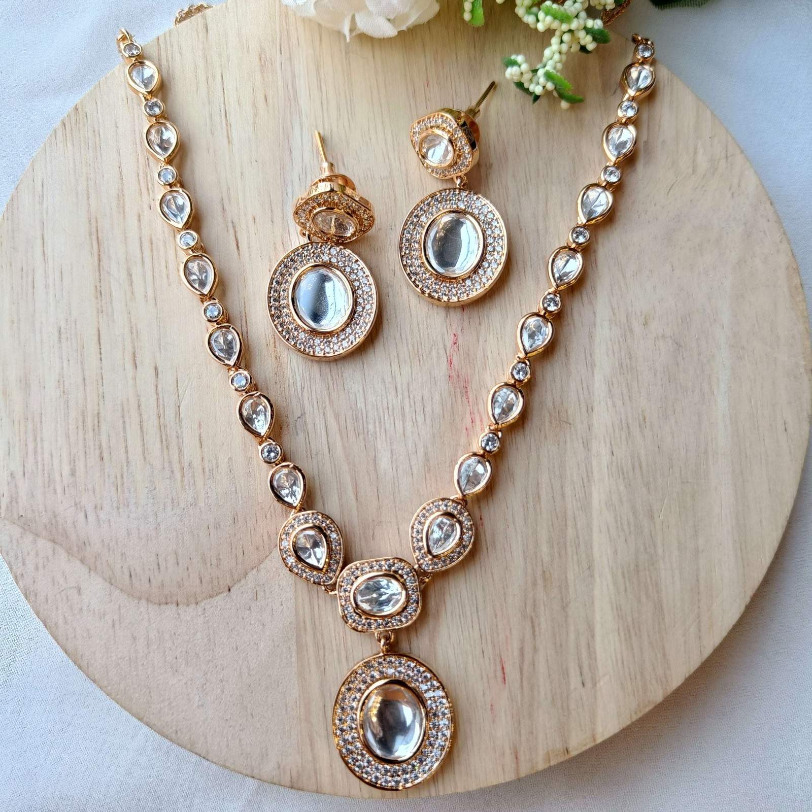 Nayaab Akshara polki Neckpiece