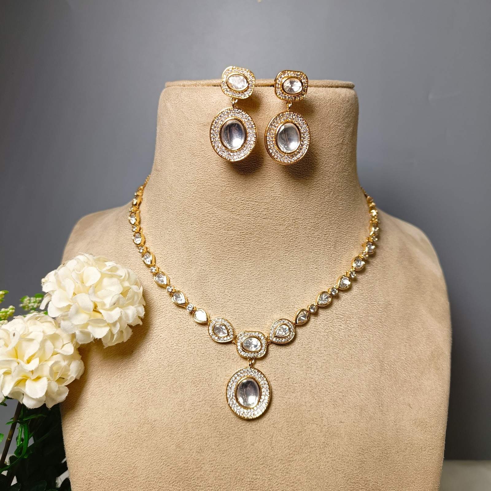 Nayaab Akshara polki Neckpiece