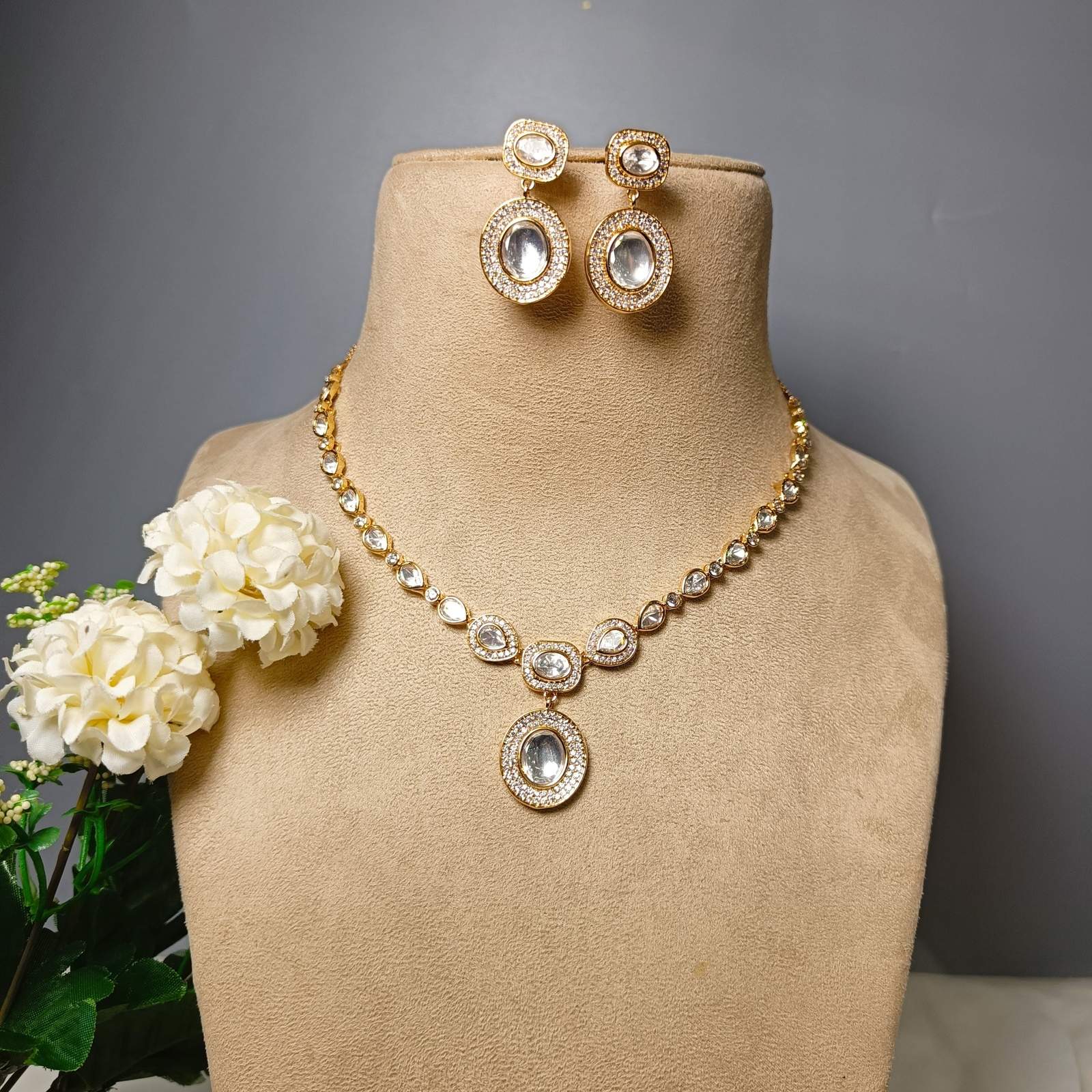 Nayaab Akshara polki Neckpiece