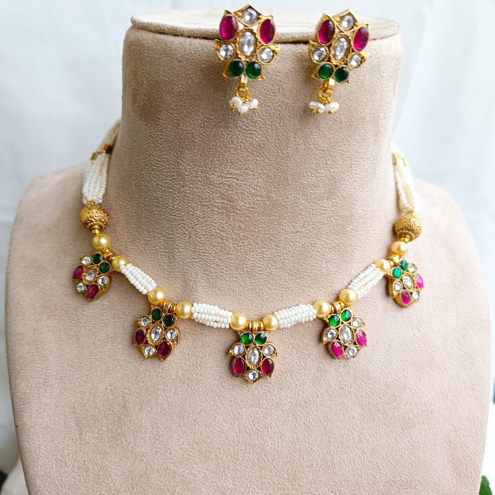 Nayaab imara polki kundan neckpiece