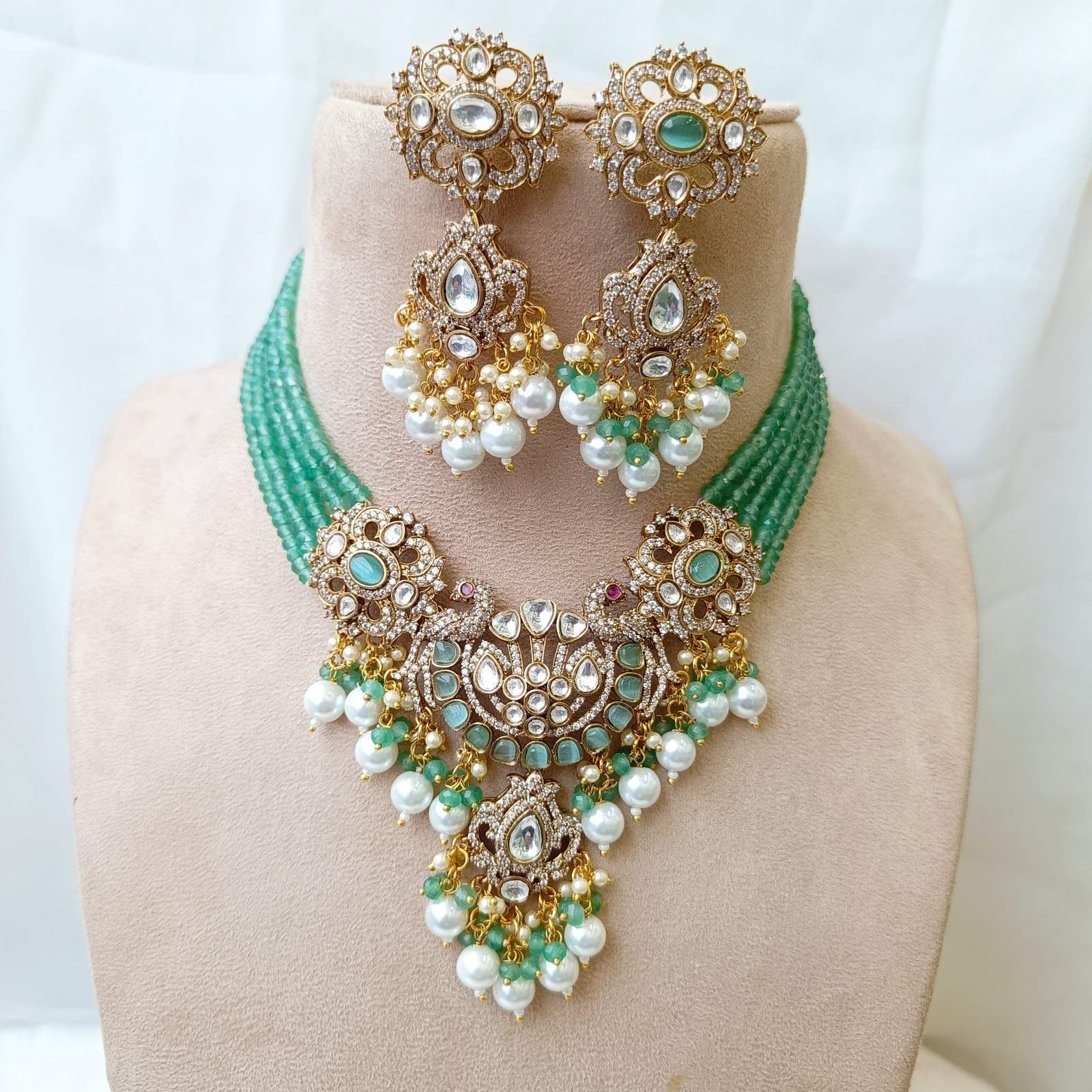 Nayaab Hira Neckpiece-mint green