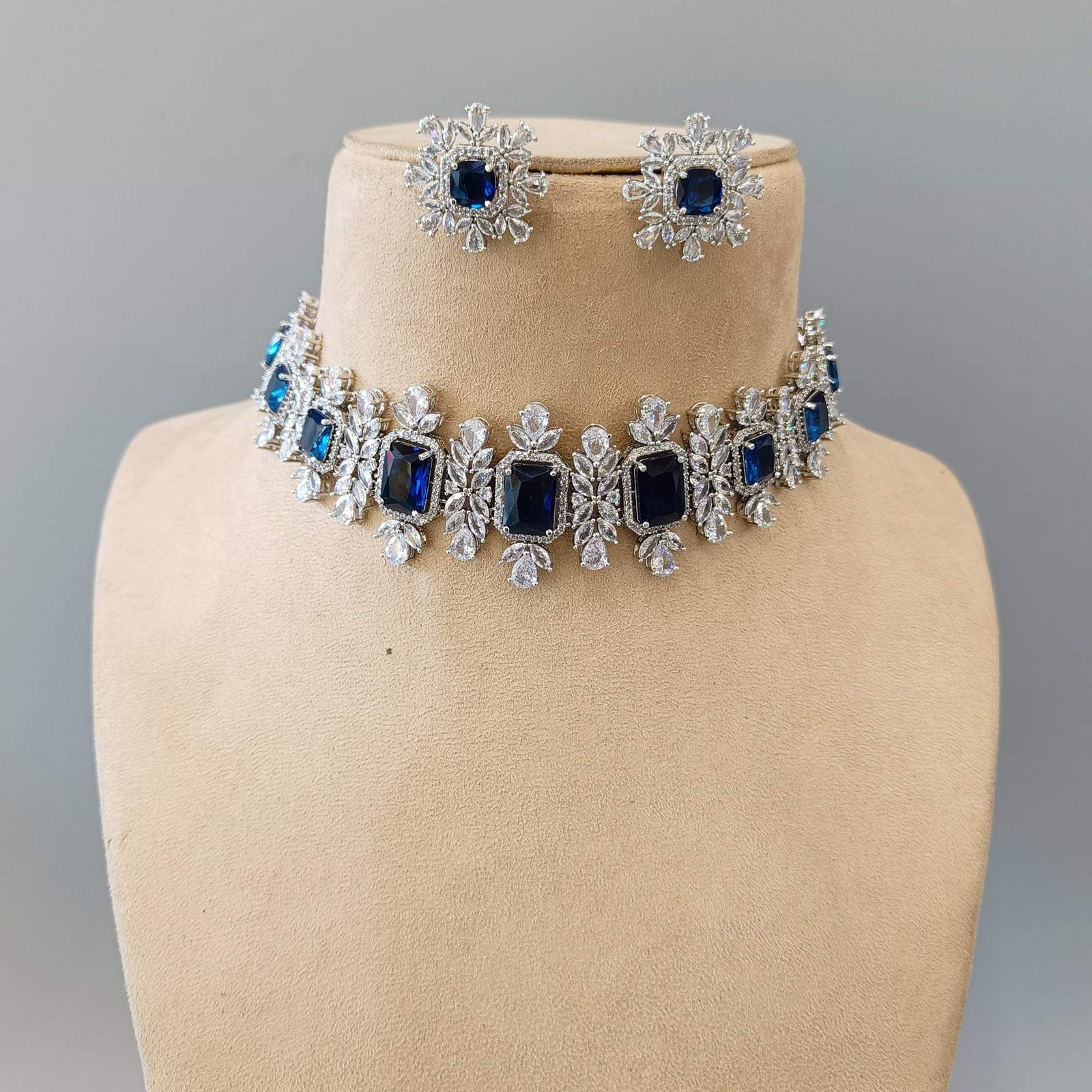 Ad kiara's choker - Blue