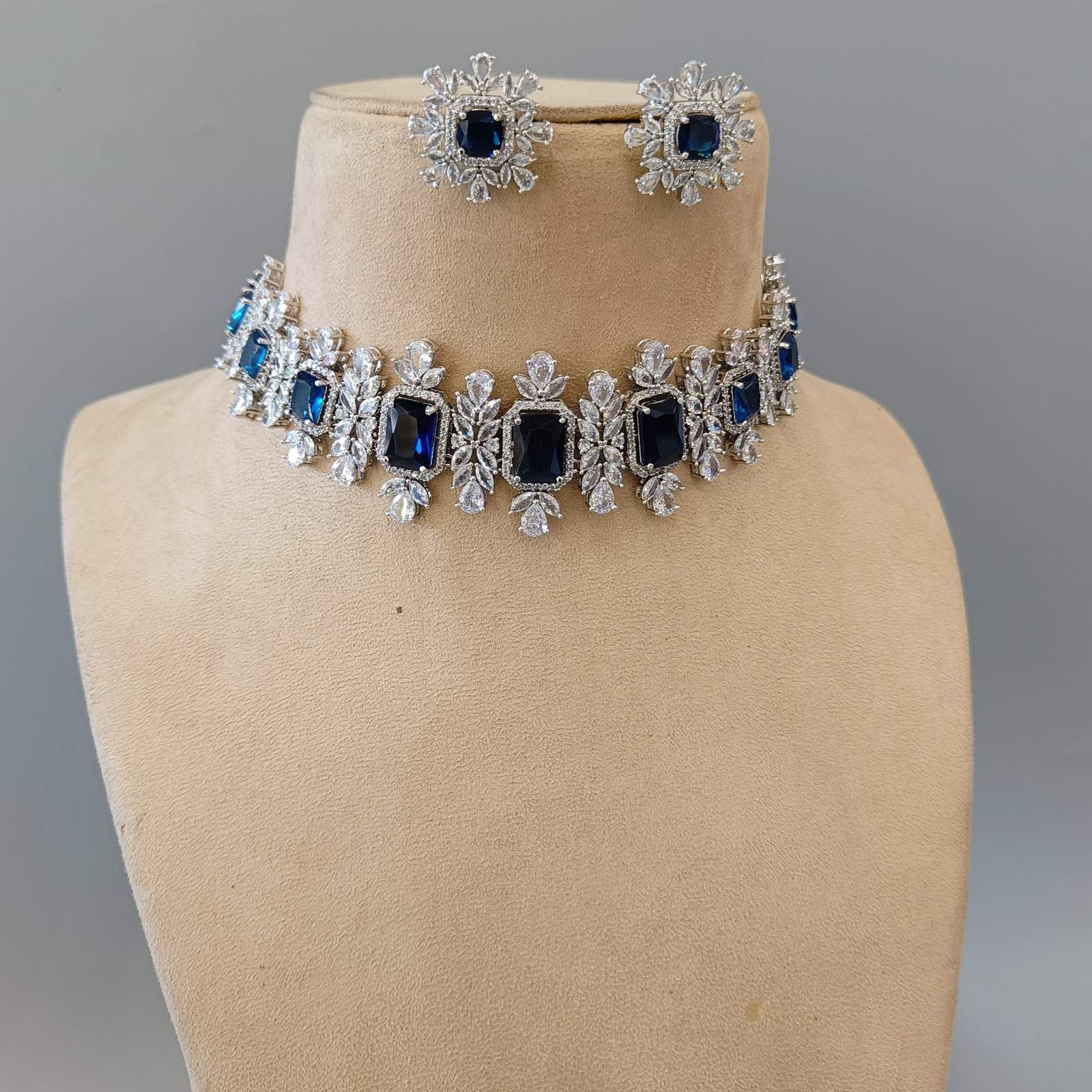 Ad kiara's choker - Blue